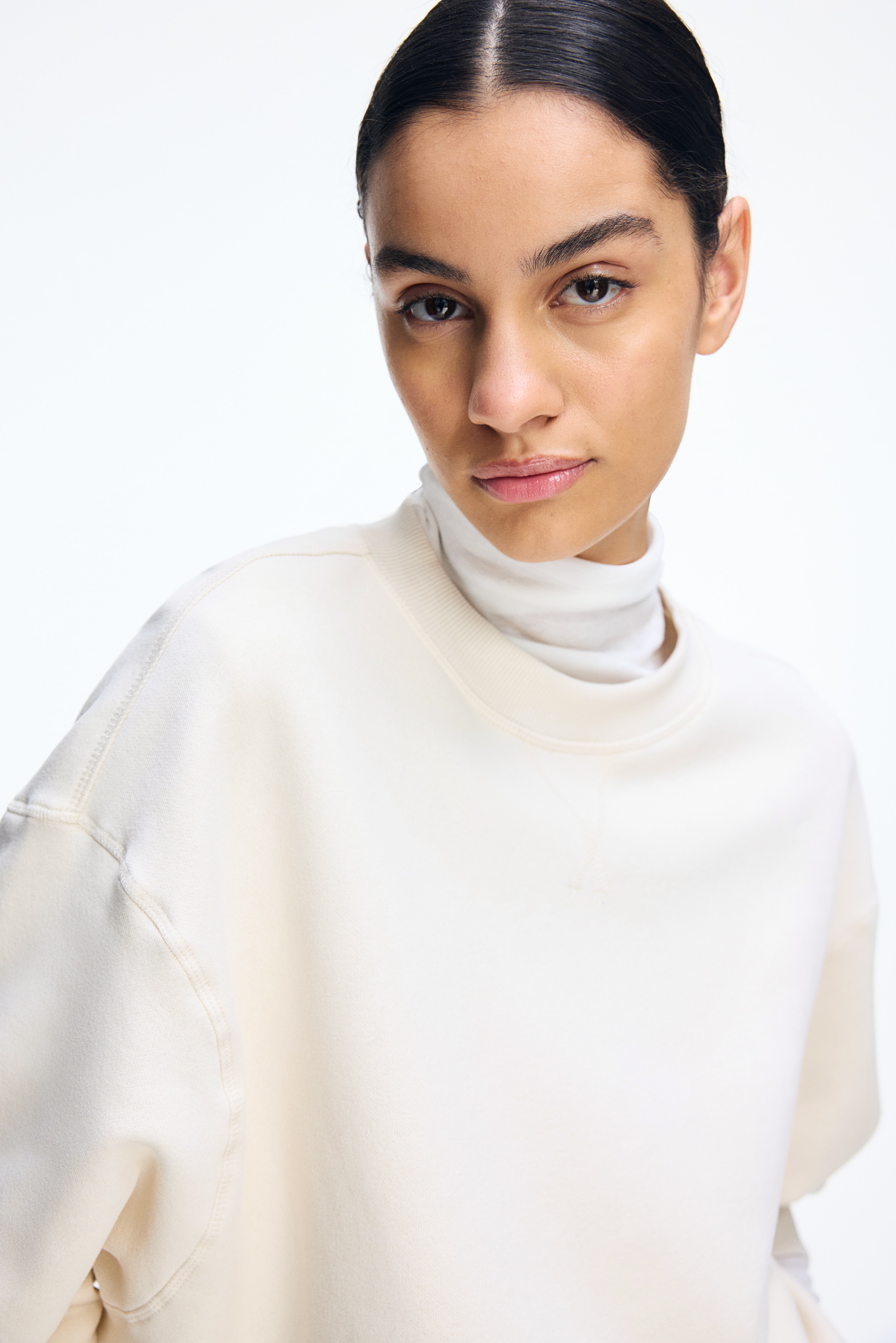 m.u CLASSY RAGLAN SWEAT ベージュ×ブラック RE/DONE | Boxy Crewneck Sweatshirt 