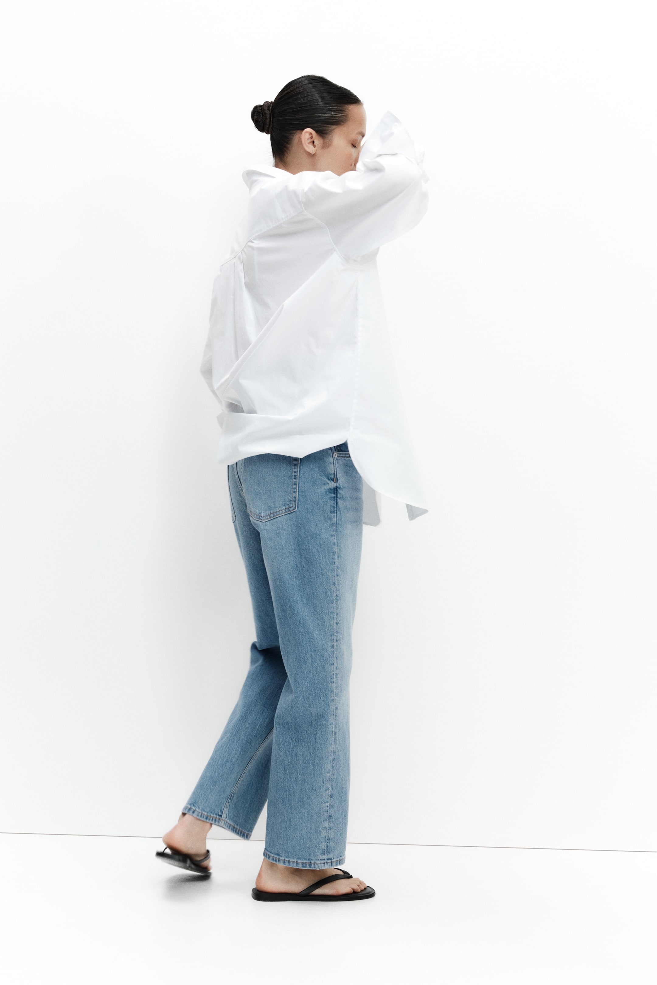 MAMA Straight Ankle Jeans