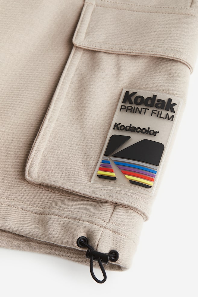 Shorts in felpa cargo stampati Relaxed Fit - Beige/Kodak - 7