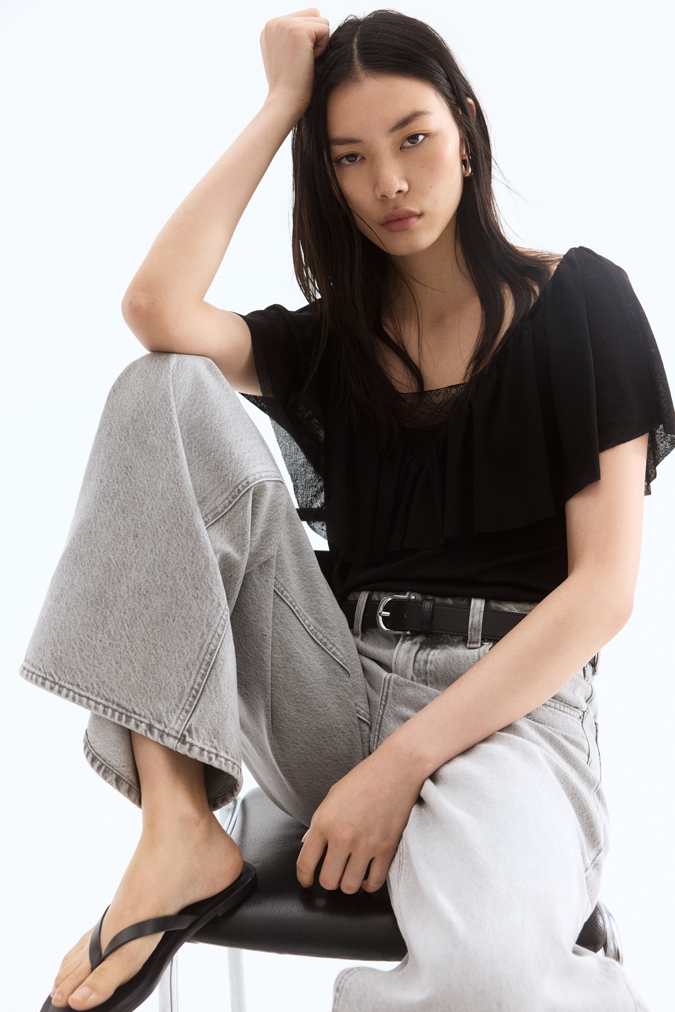 Büyük resmi görüntüle: Farbalalı Üst - Siyah - KADIN | H&M TR 3