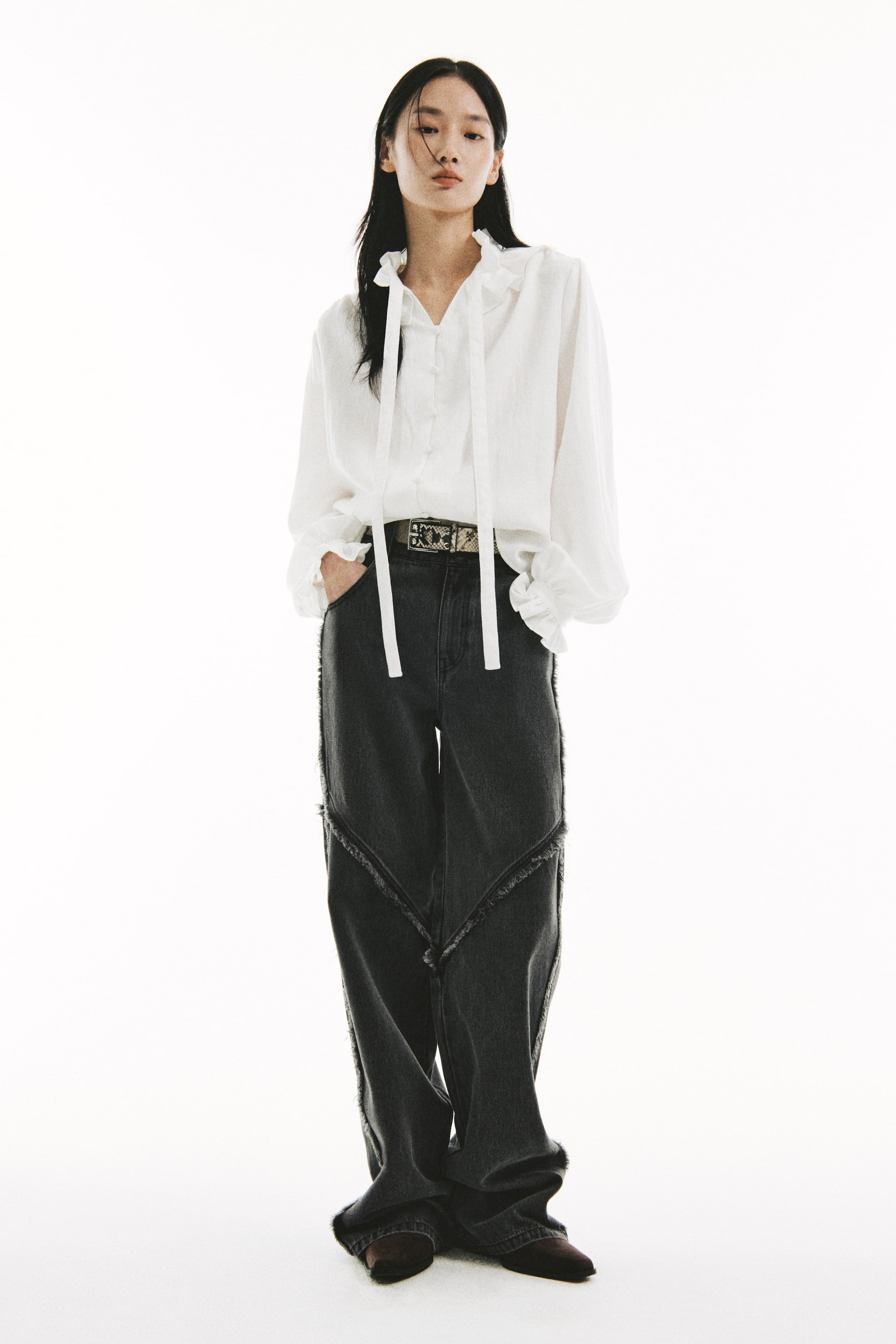 이미지 확대 보기: 프레이드 트리밍 진 - 데님 그레이 - 여성 | H&M KR 1