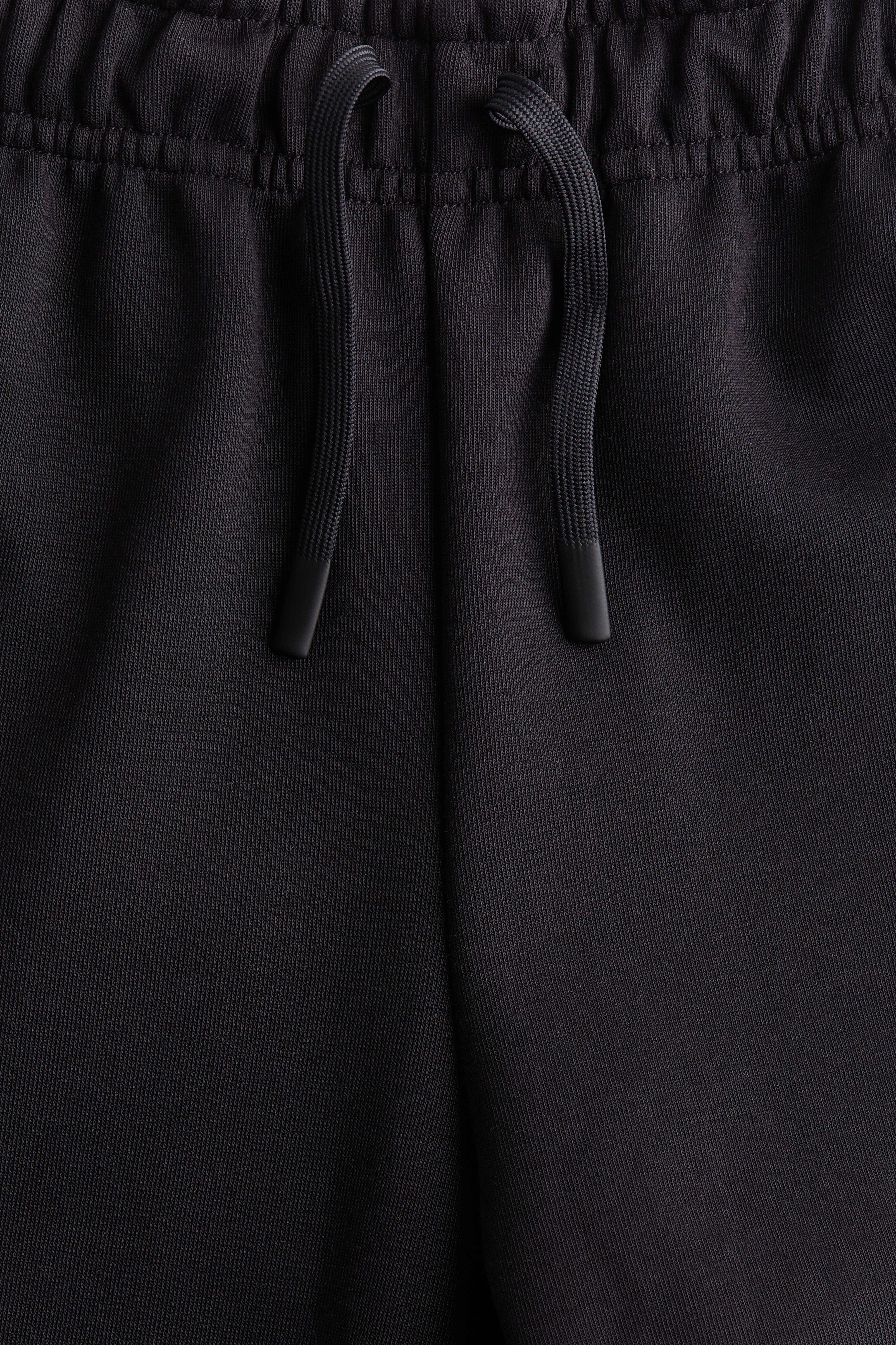 Loose-Fit Sports Joggers with DryMove™