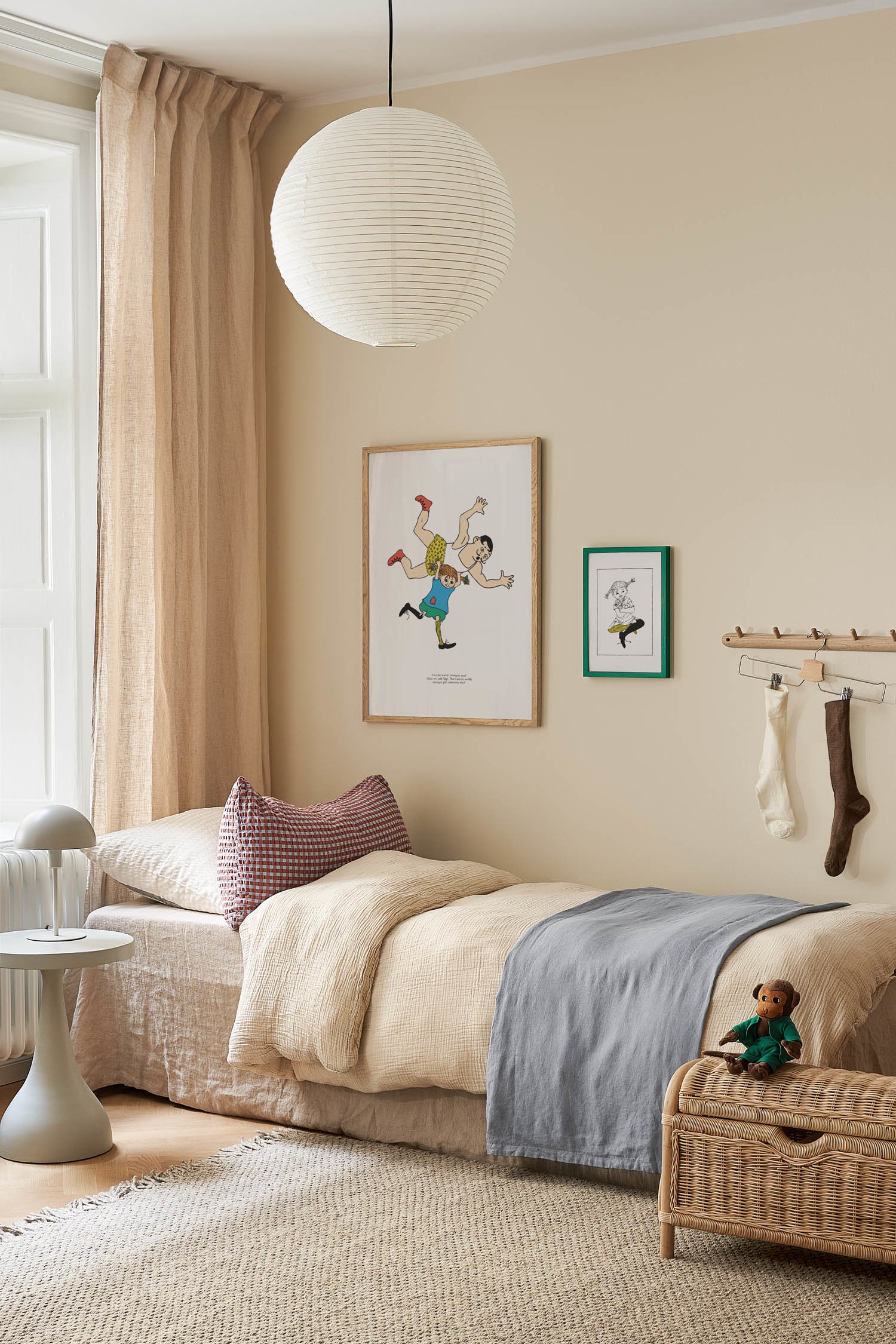 Pippi Wrestling Poster - Blue