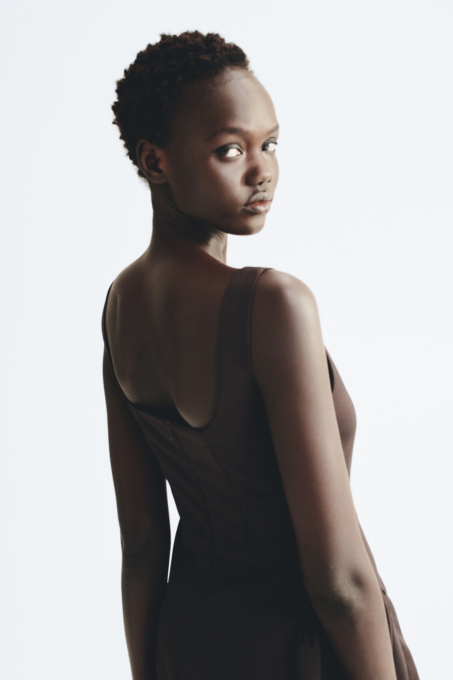 Женское платье H&M Square-Neck Dress with Flared Skirt, цвет: Тёмный коричневый — фото 5