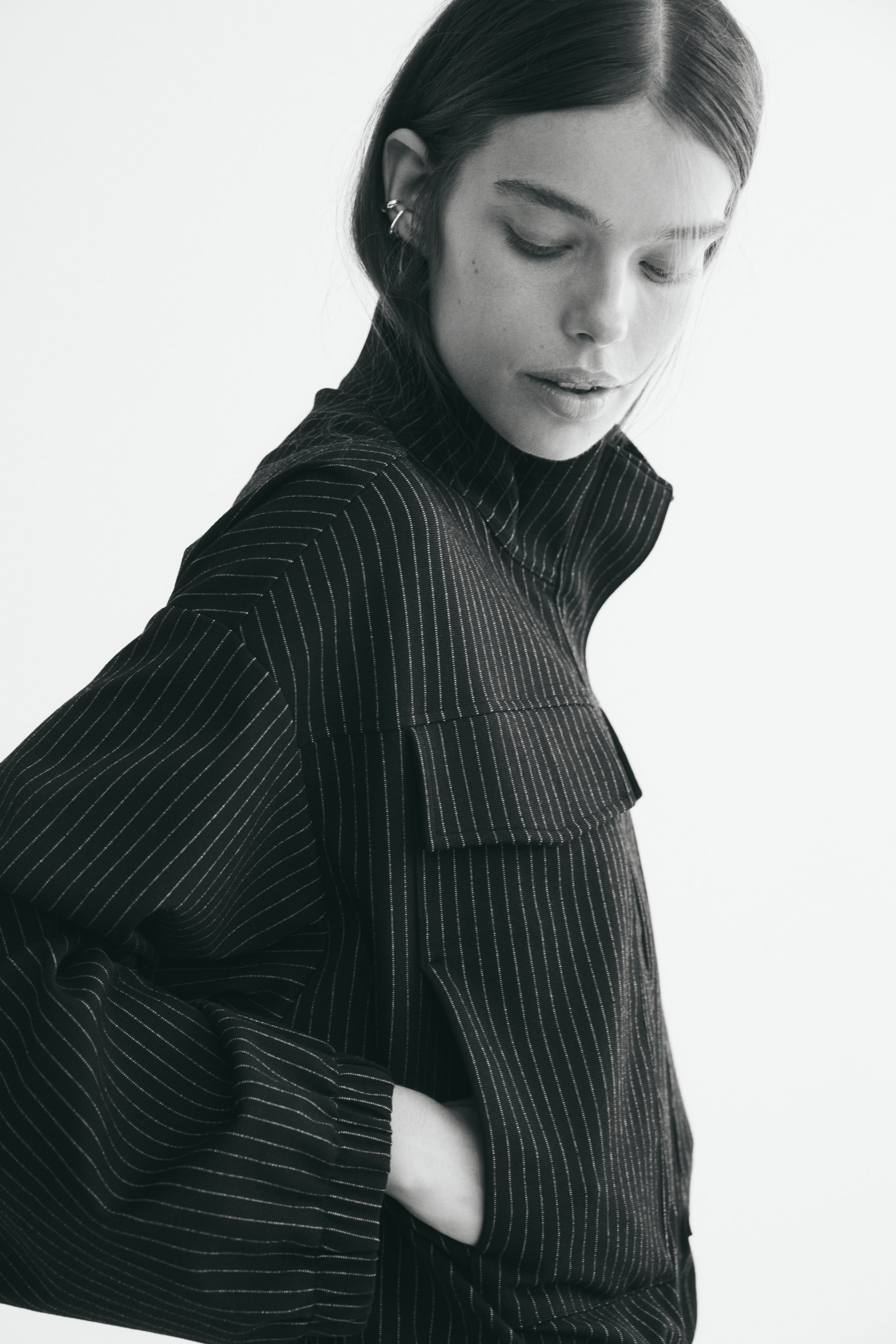 Женские куртки H&M Funnel-Collar Jersey Jacket — фото 4