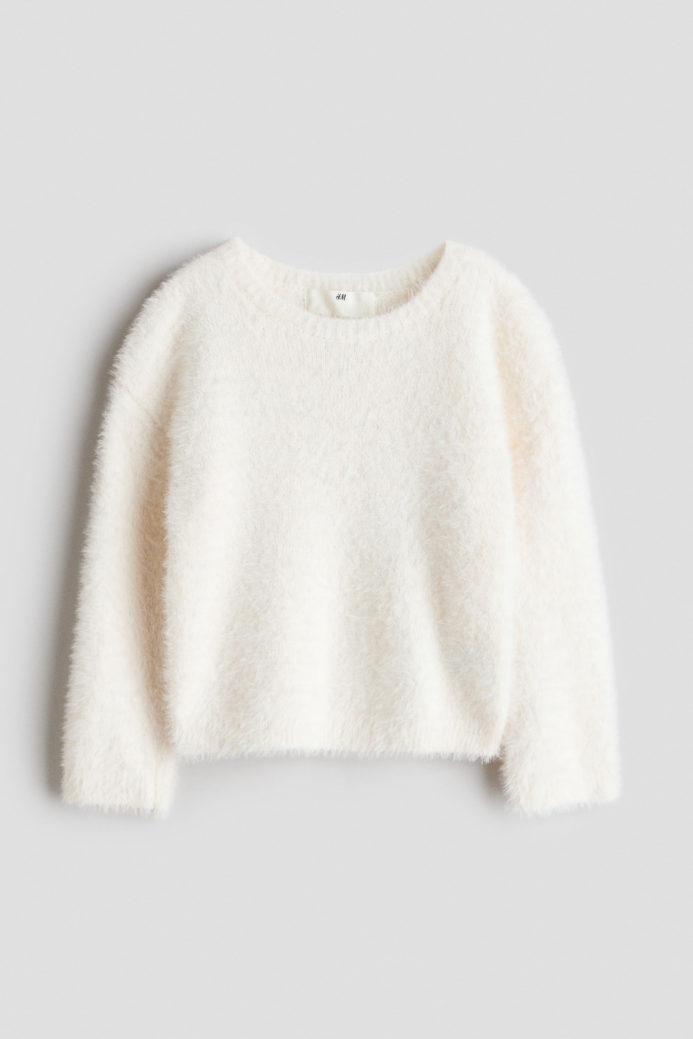 Fluffy-knit jumperModel