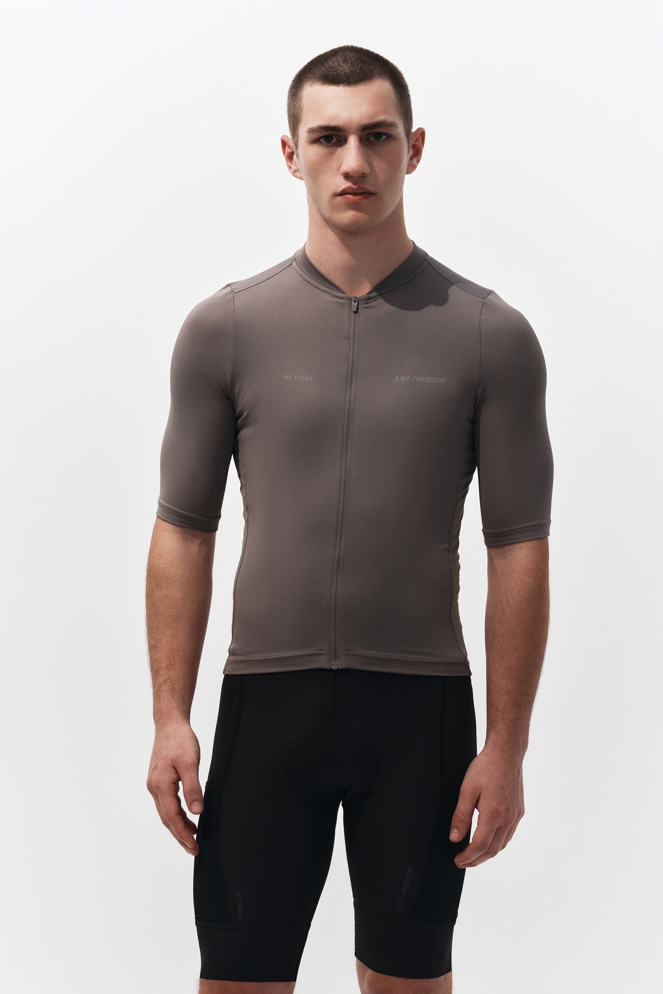 Мужские шорты H&M Mid-Length Cycling Bib Shorts with DryMove™ — фото 10