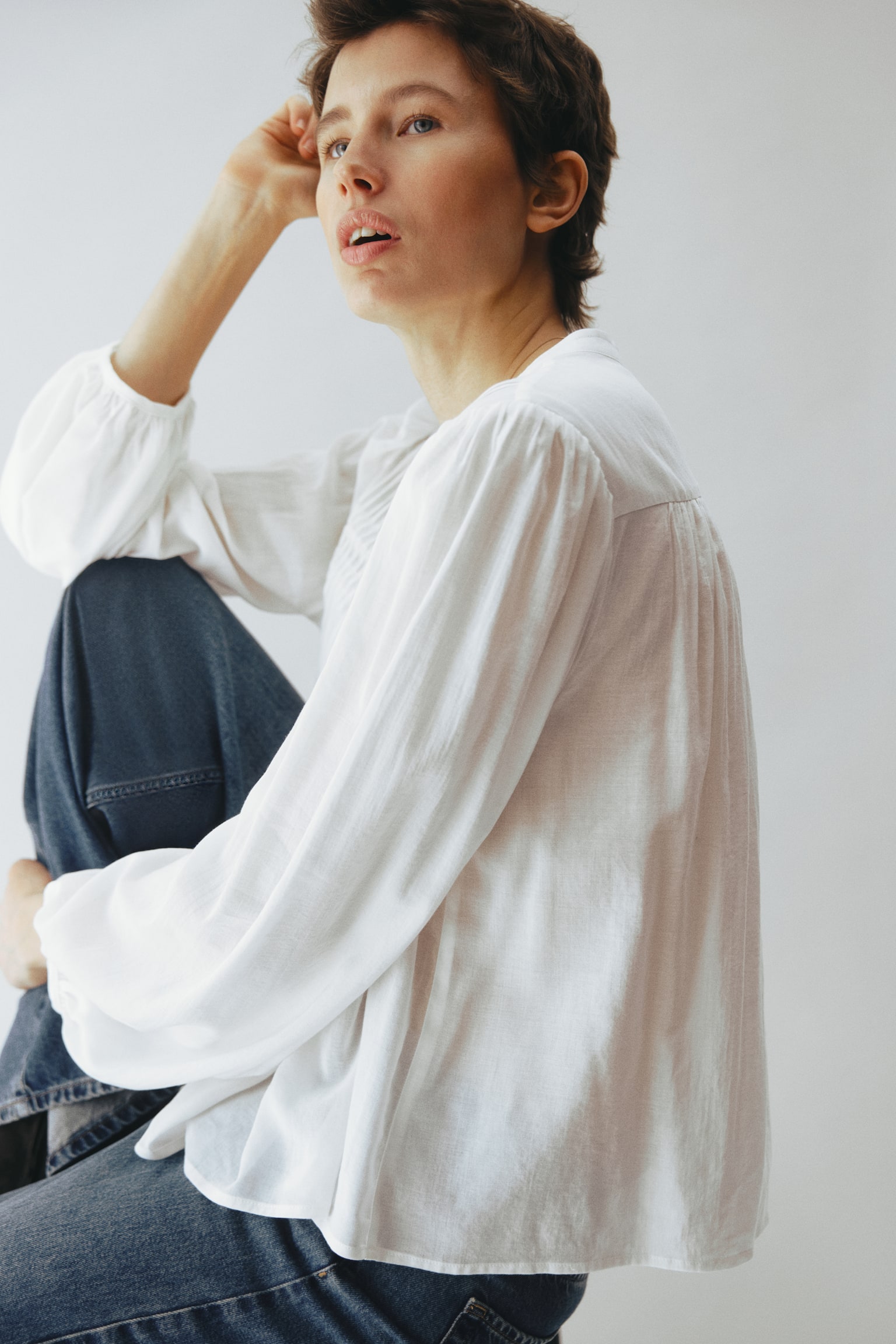 Pintucked blouse - White/Light blue - 3