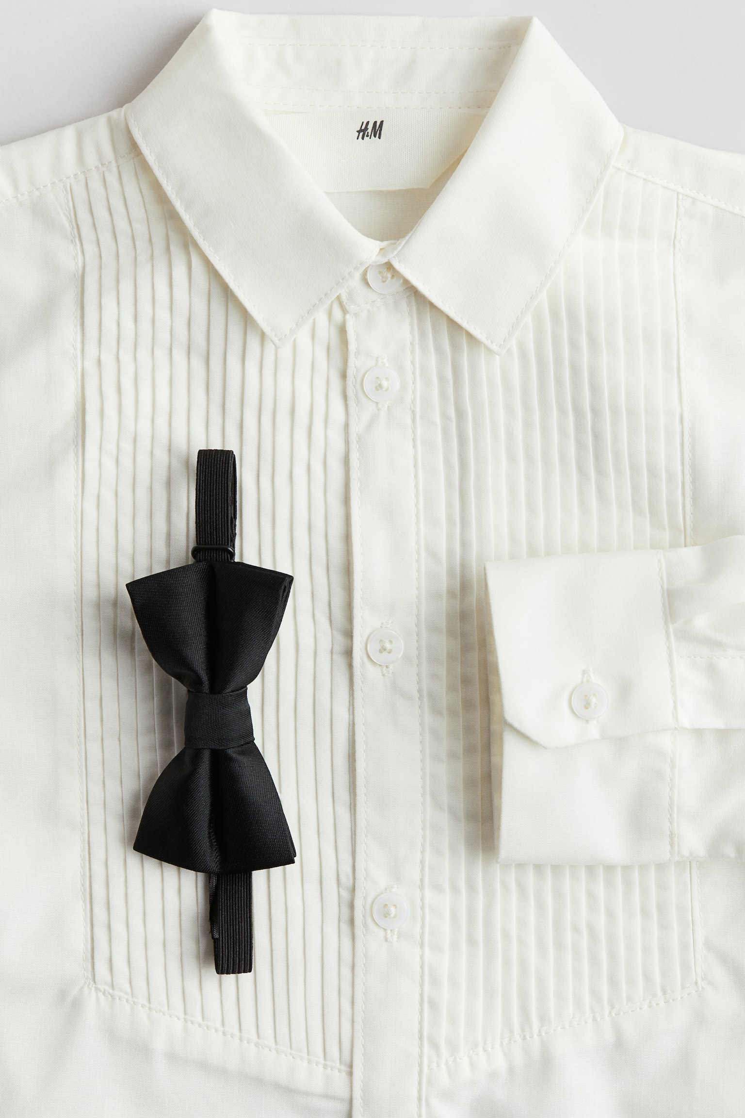 Tuxedo shirt with a bow tie - White/Black - 2