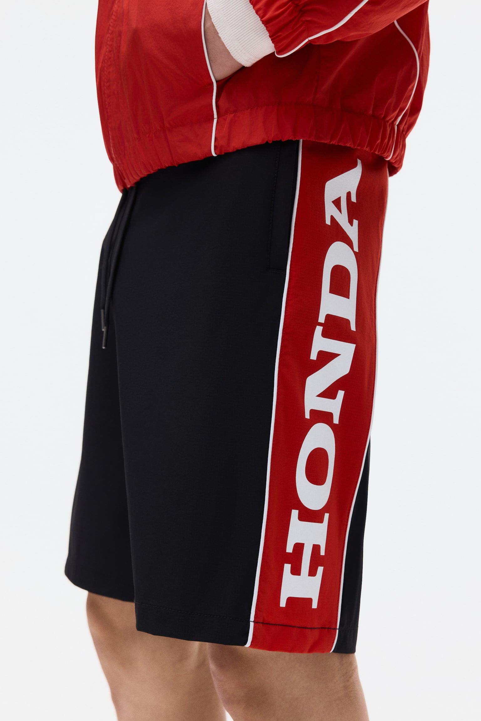 Loose Fit Printed shorts - שחור/הונדה - 4