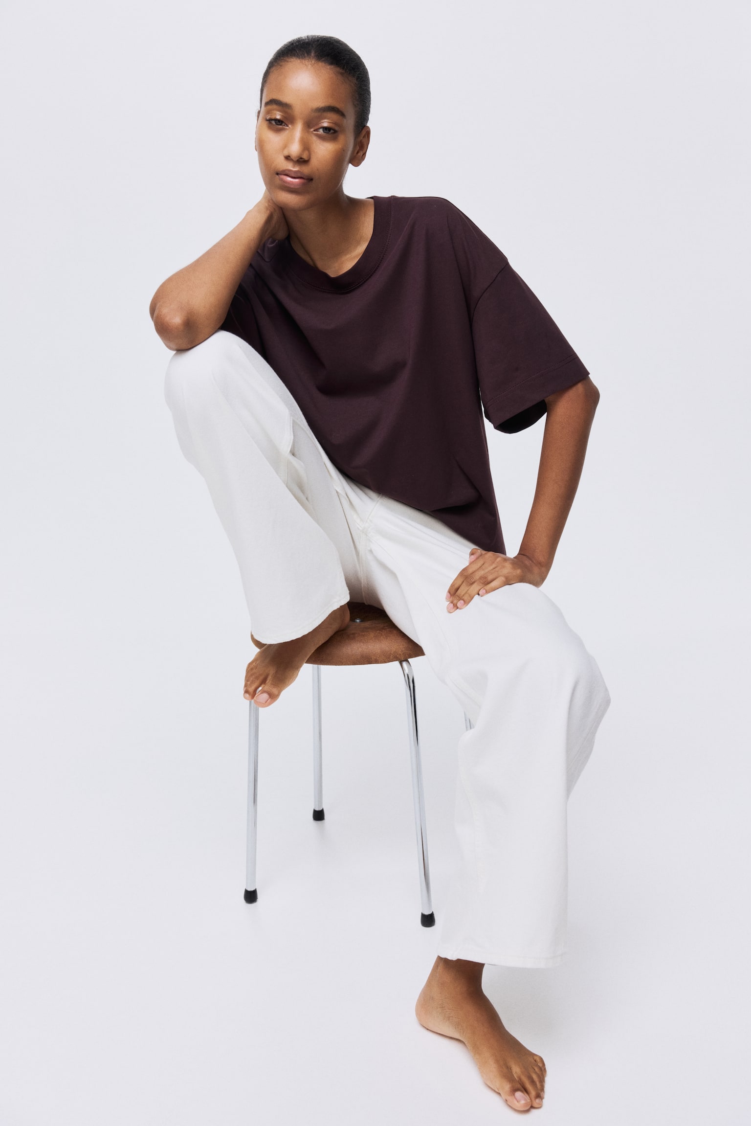 Oversized tričko - Vínová/Bílá/Černá/Šedý melír/Námořnická modř/Tmavě zelená khaki/Tlumená hnědá/Bílá/tmavě hnědé proužky - 6