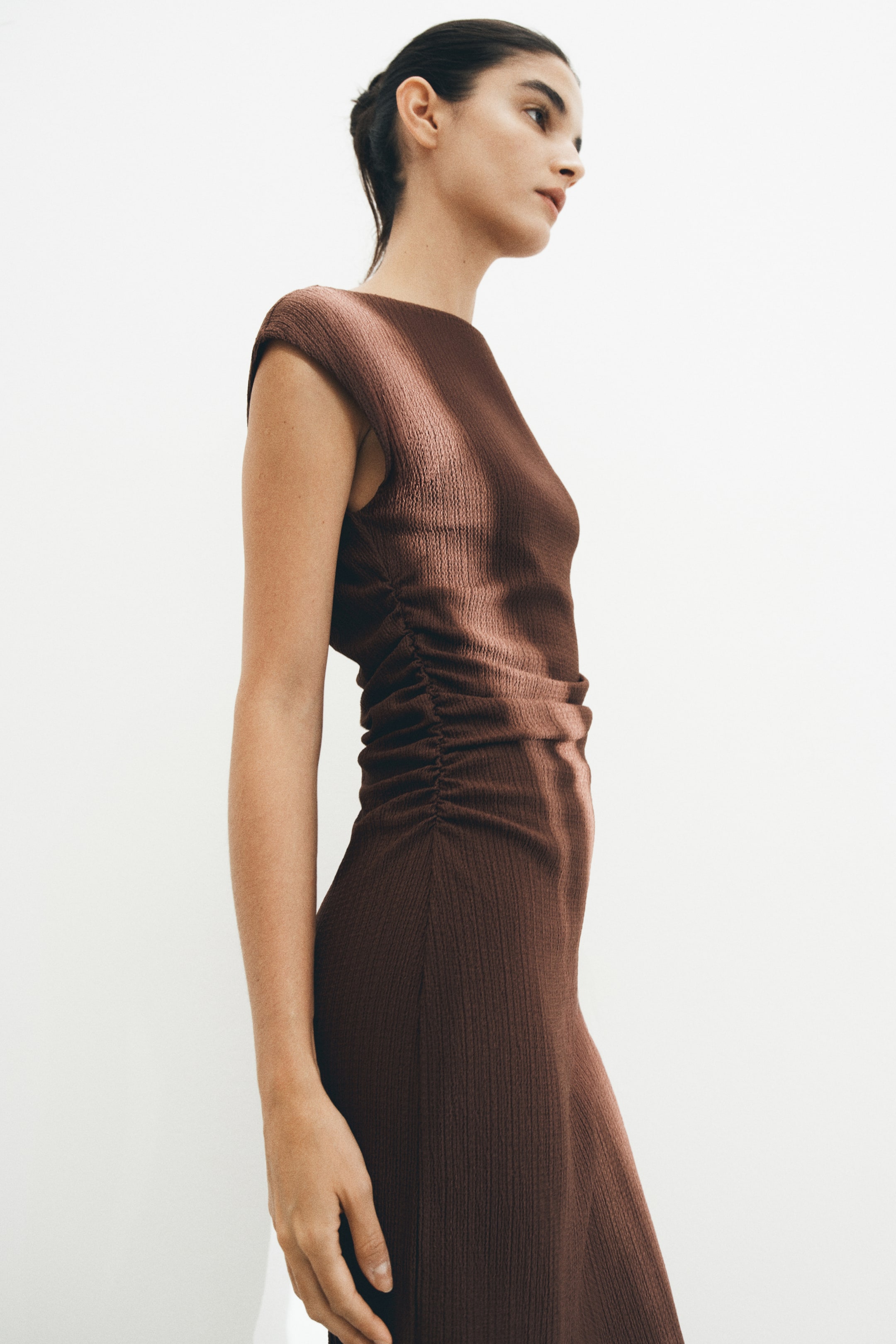 Robe froissée à mancherons