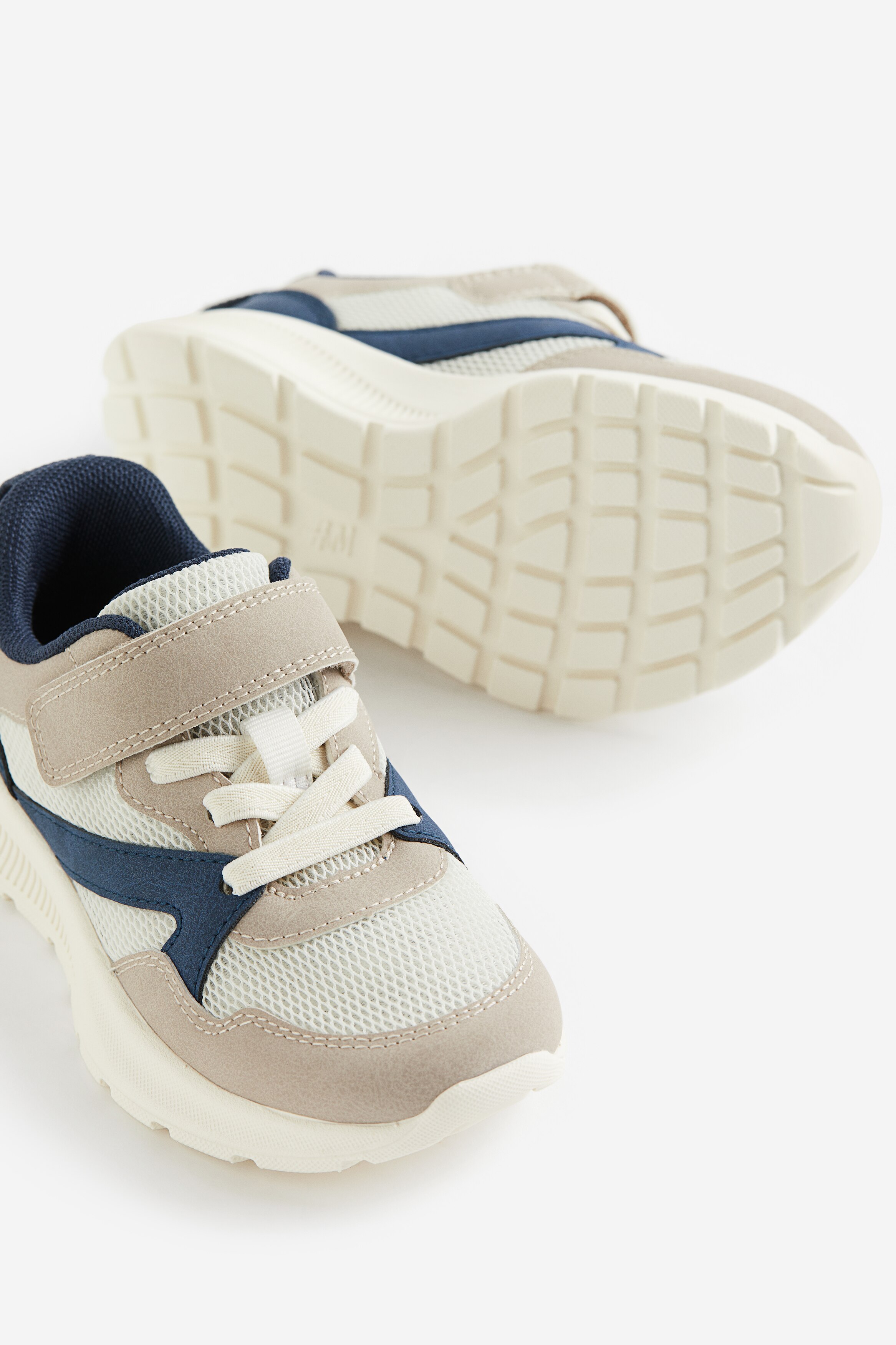 Sneaker mit leichter Sohle - Ohne Absatz - Beige/Blockfarben  
