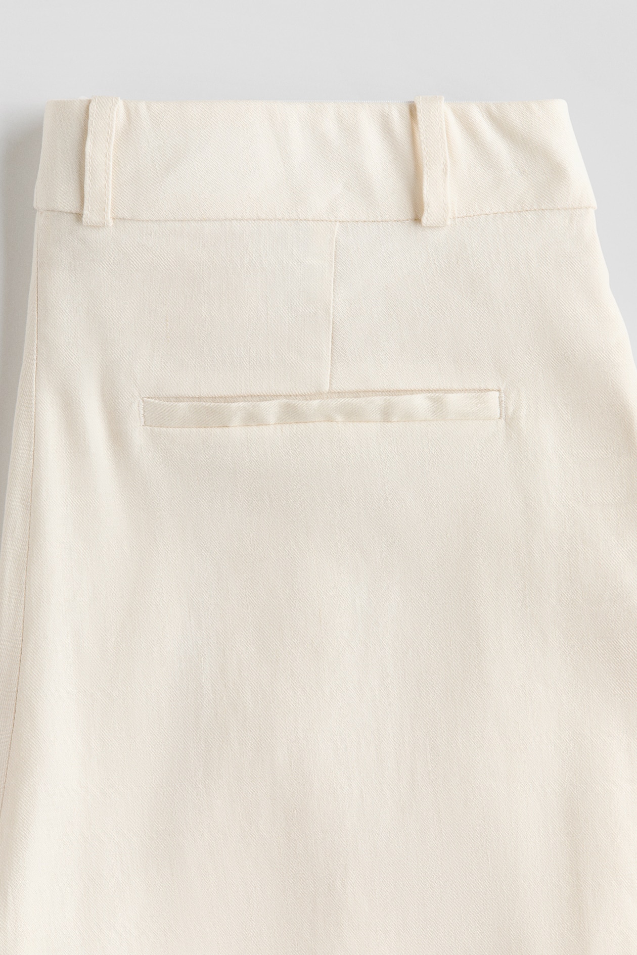 Loose-Fit Linen-Blend Shorts - image 5