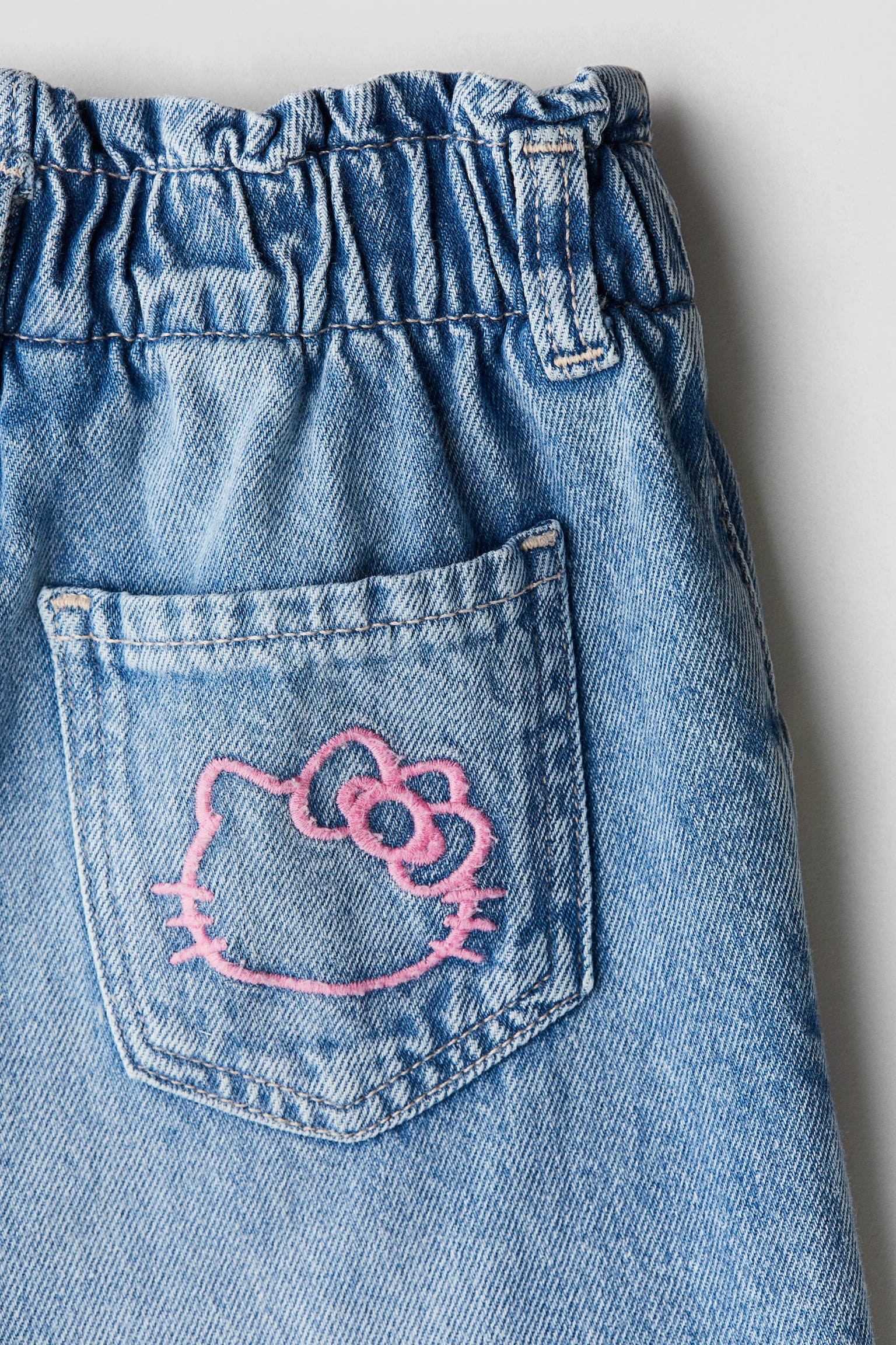 Relaxed Fit Paper Bag Jeans - Denim blue/Hello Kitty/Denim grey/Minnie Mouse/Light denim blue/Minnie Mouse/Light denim blue/SmileyWorld®/Denim blue/Squishmallows - 2