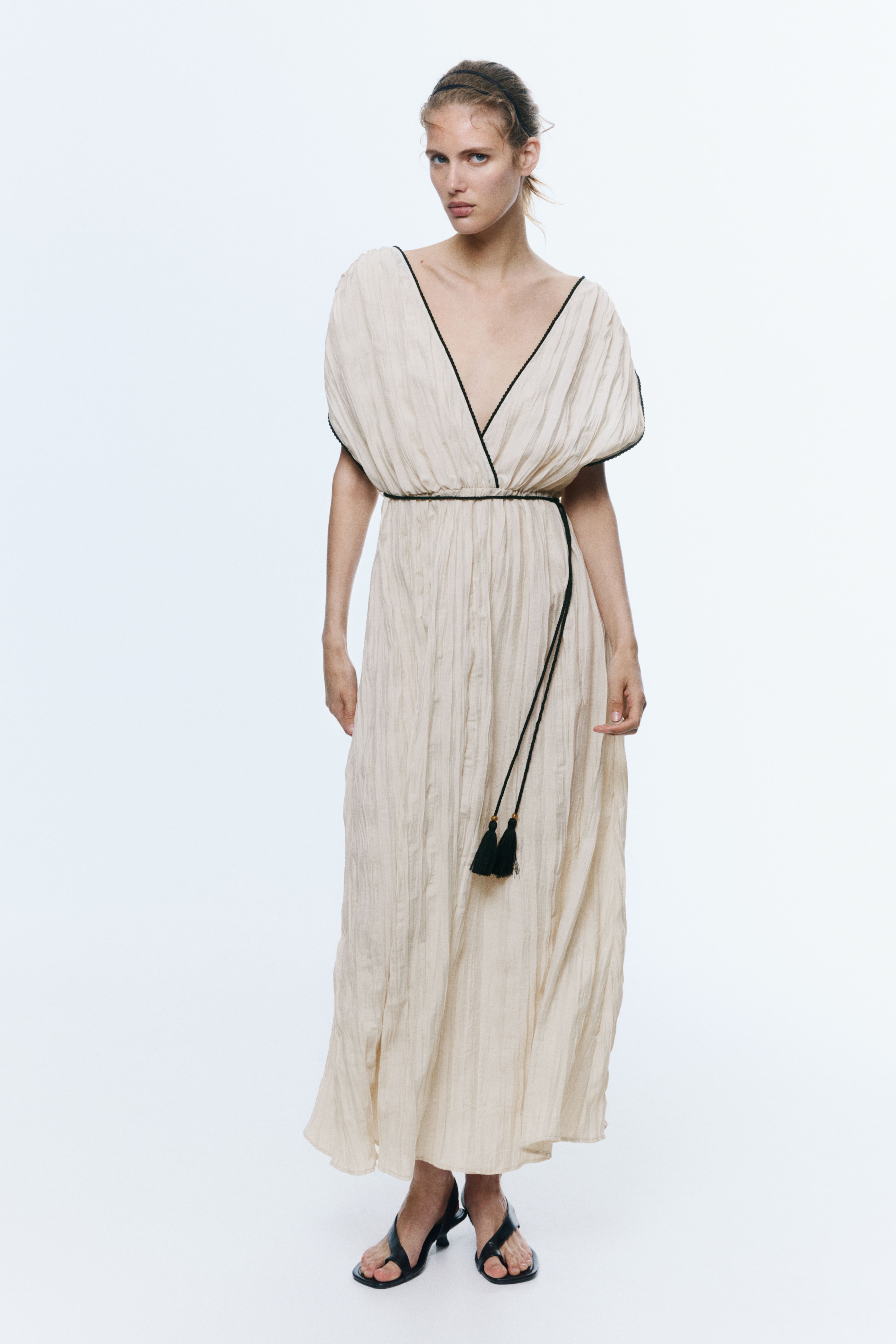 Robe froissée avec détail à nouer