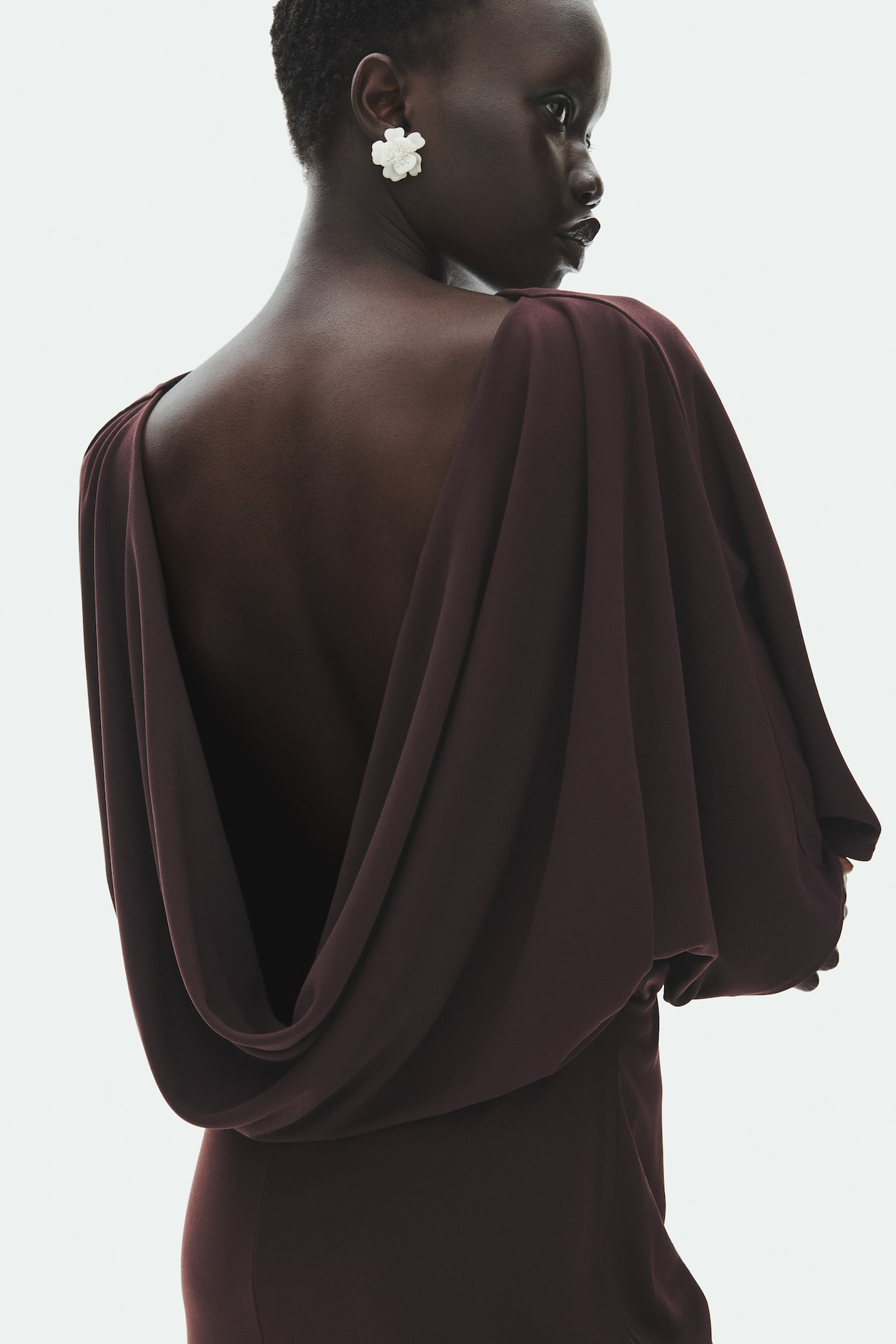 brown dress on brown skin Little Regular fitZip closureThis product contains Responsible Wool Standard TE Ladies - Dark Brown Cowl-Back