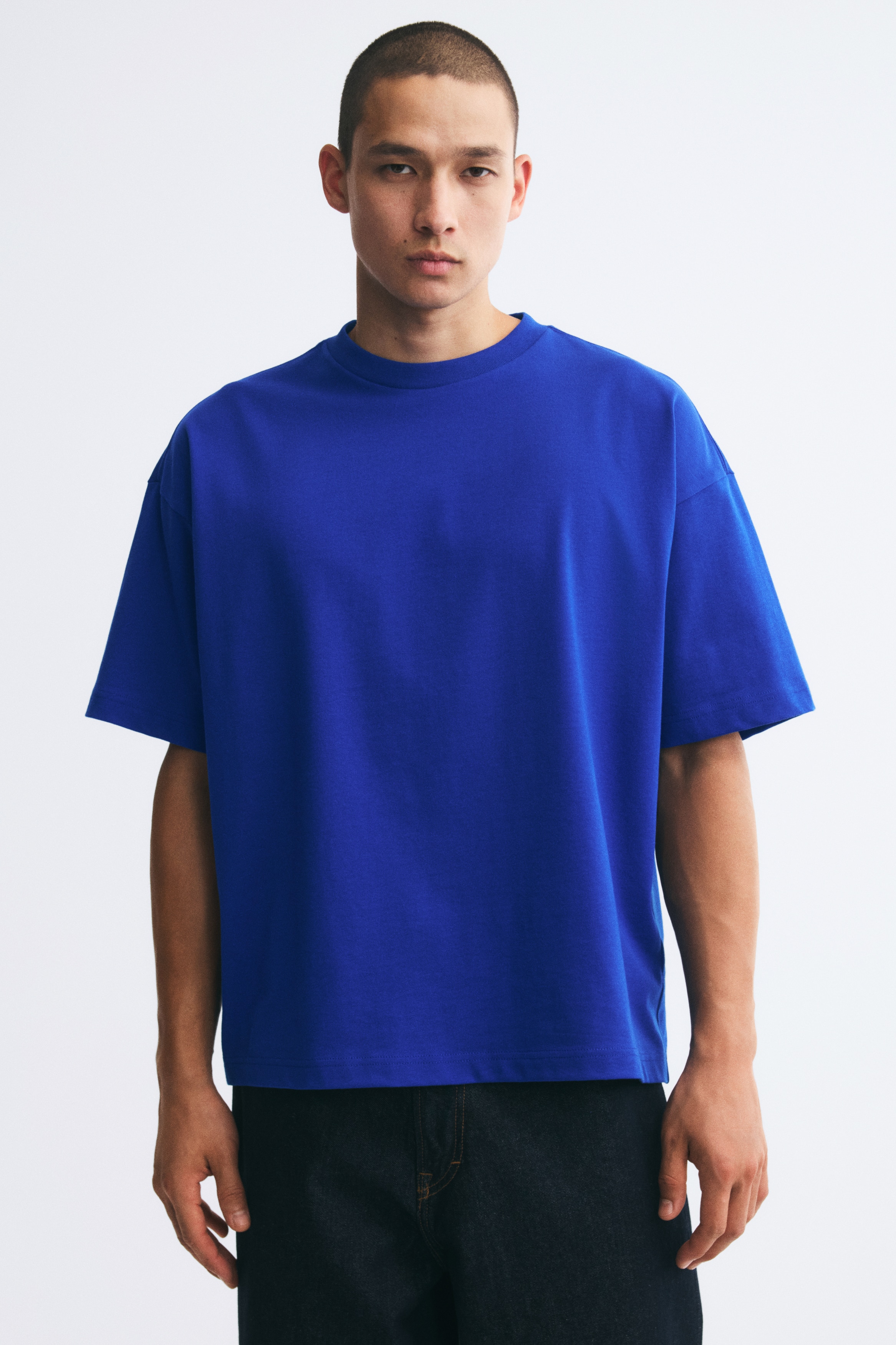 Oversized Fit Cotton T-shirt - Knallblau/Weiß/Dunkles Khakigrün/Schwarz/Hellgraumeliert/Helllila/Cremefarben/Gestreift/Braun/Marineblau/Mattapricot/Blau