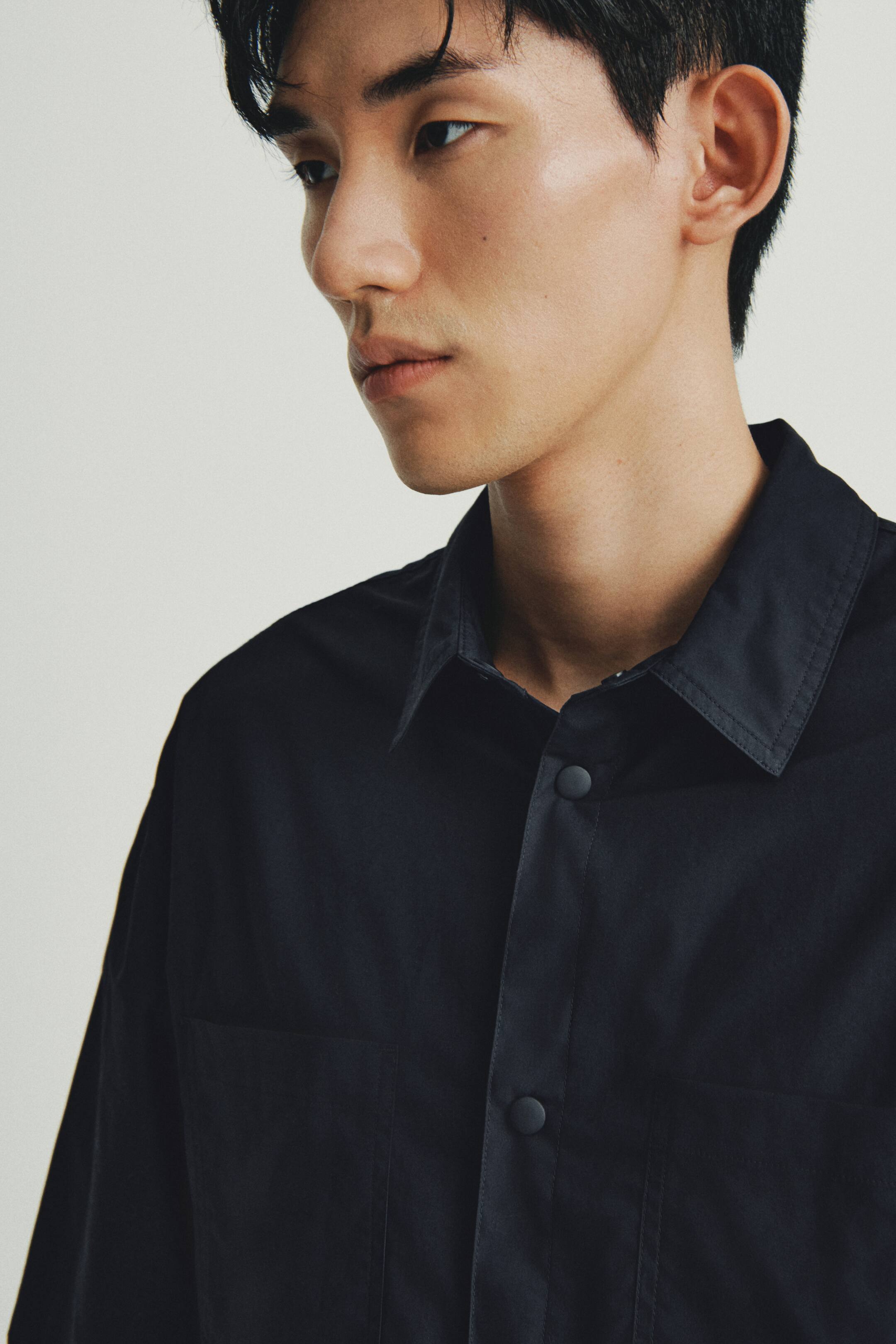 Xem ảnh lớn hơn: Loose Fit Short-sleeved cotton shirt - Màu đen - Men | H&M VN 4