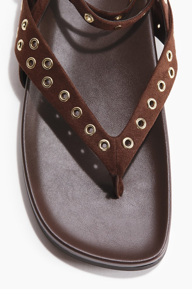 Sandalias con ojales decorativos - Marrón oscuro/Beige oscuro - 4