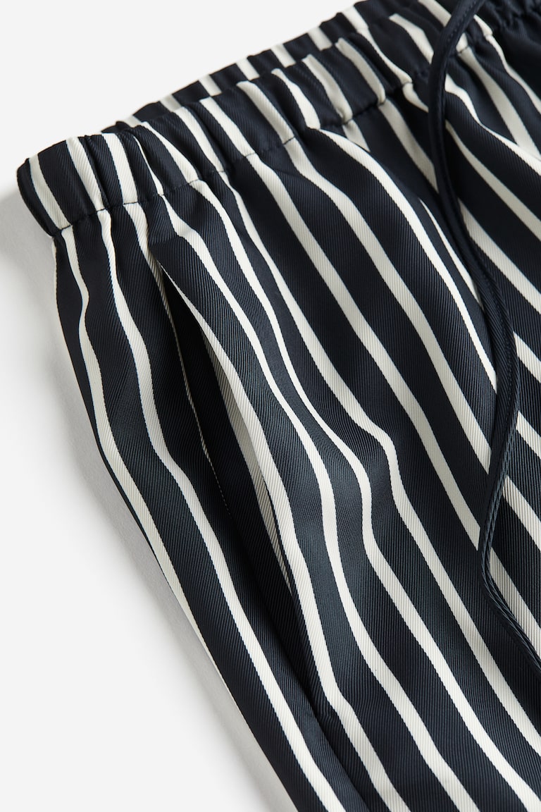 SHEIN ブラック スパッツ 10Y サイドストライプ（SHEIN - 【未使用 