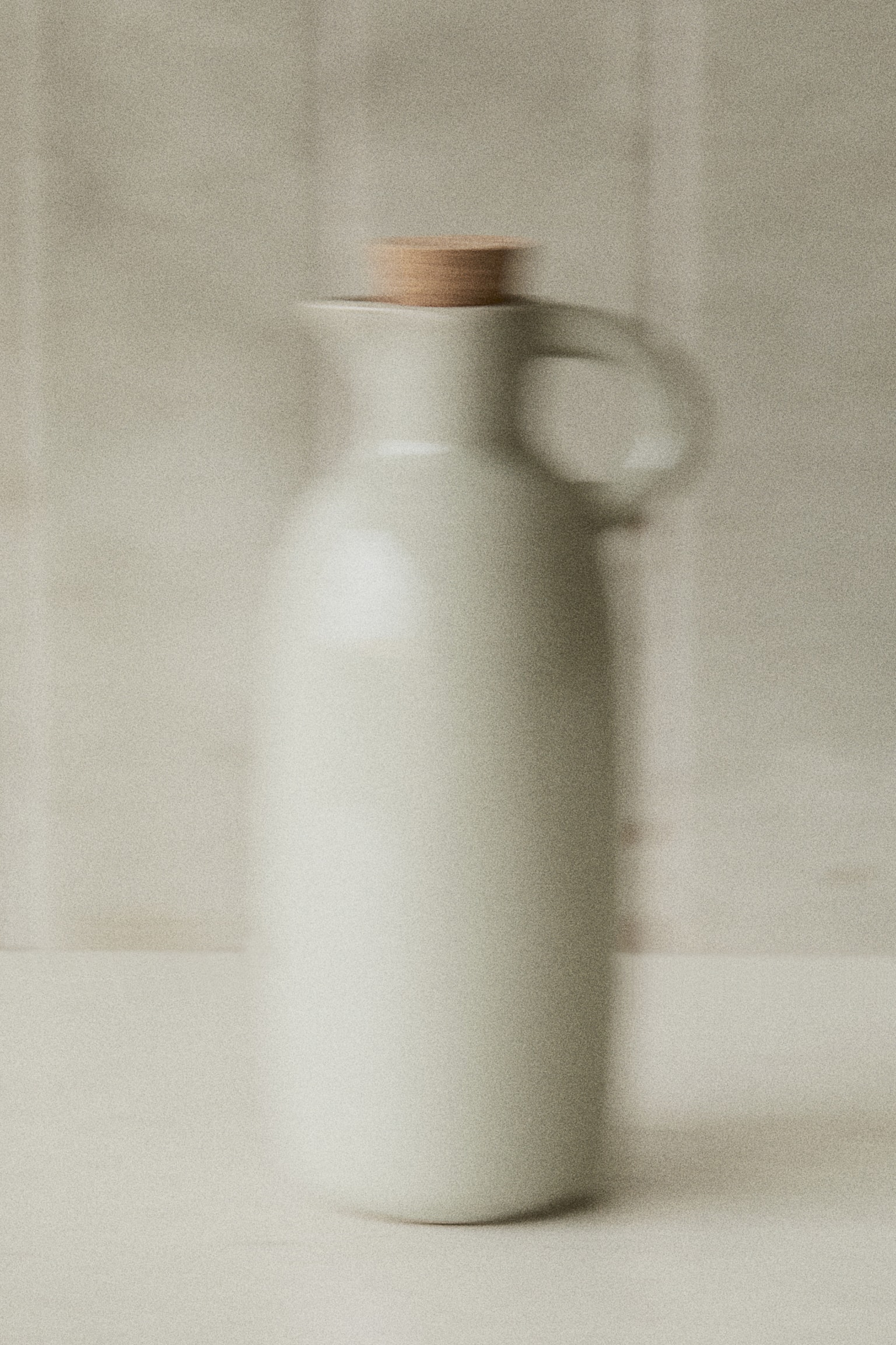 Stoneware oil bottle - Mole - 2