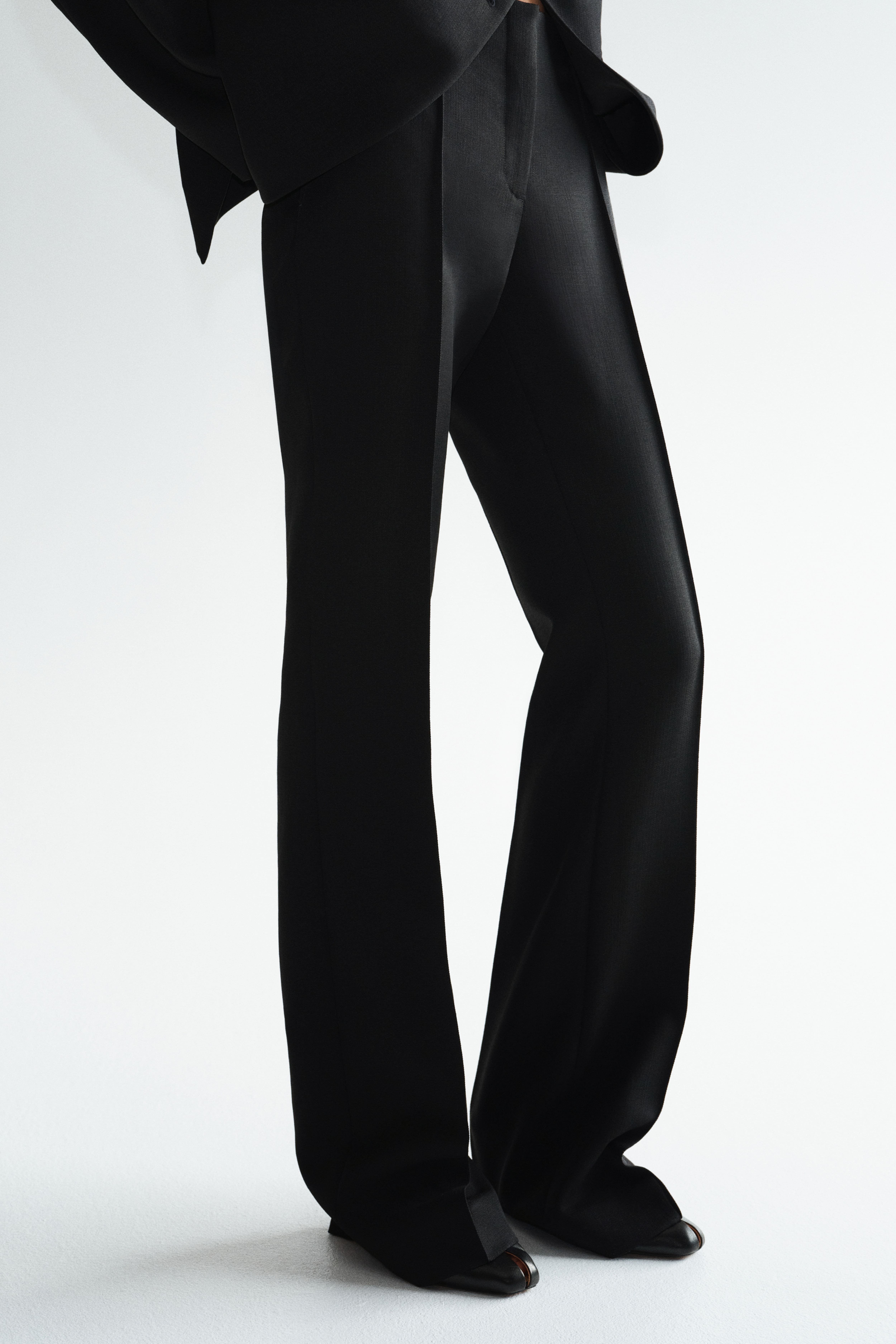 Pantalon sur mesure en laine avec jambes droites
