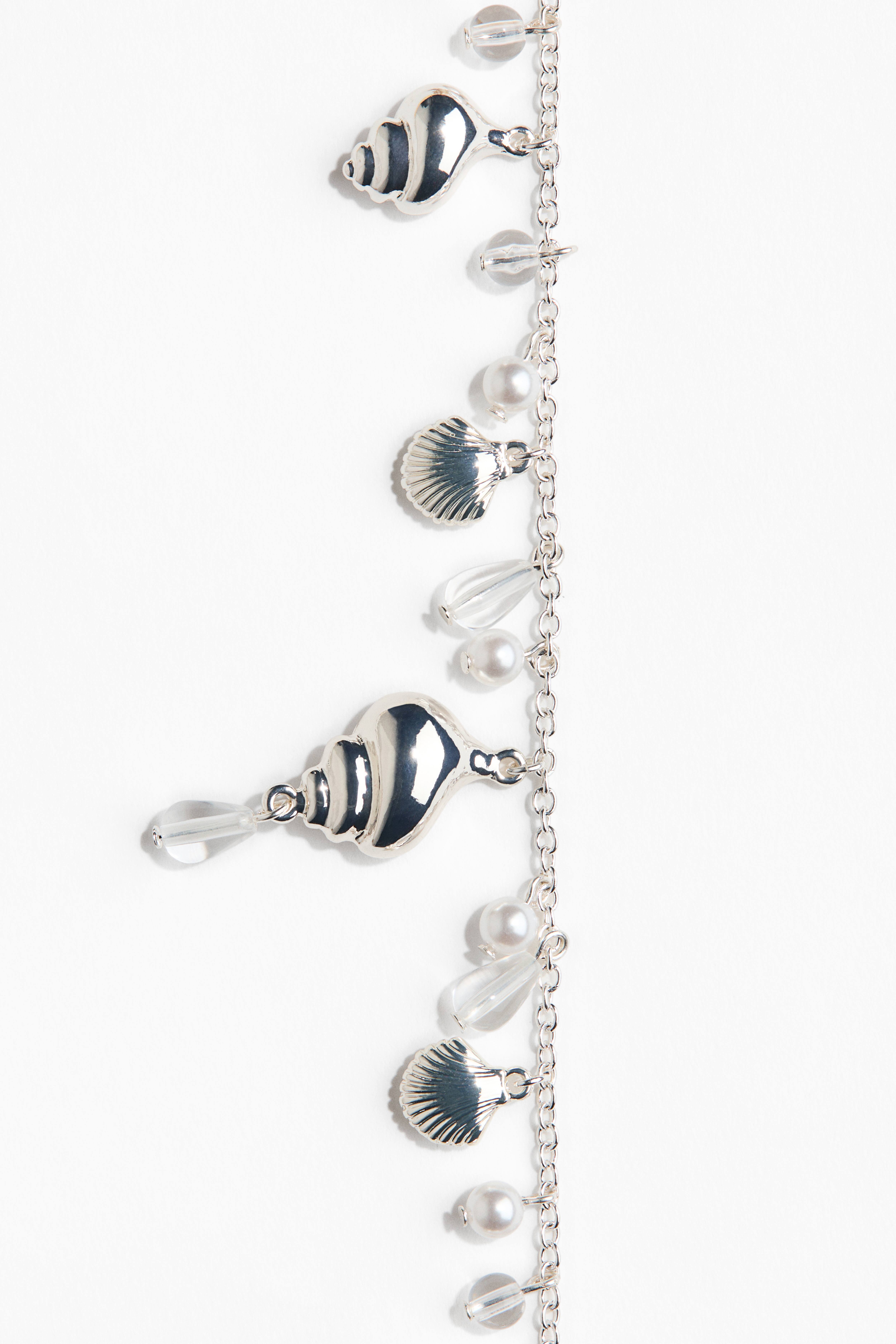 Collier à breloques
