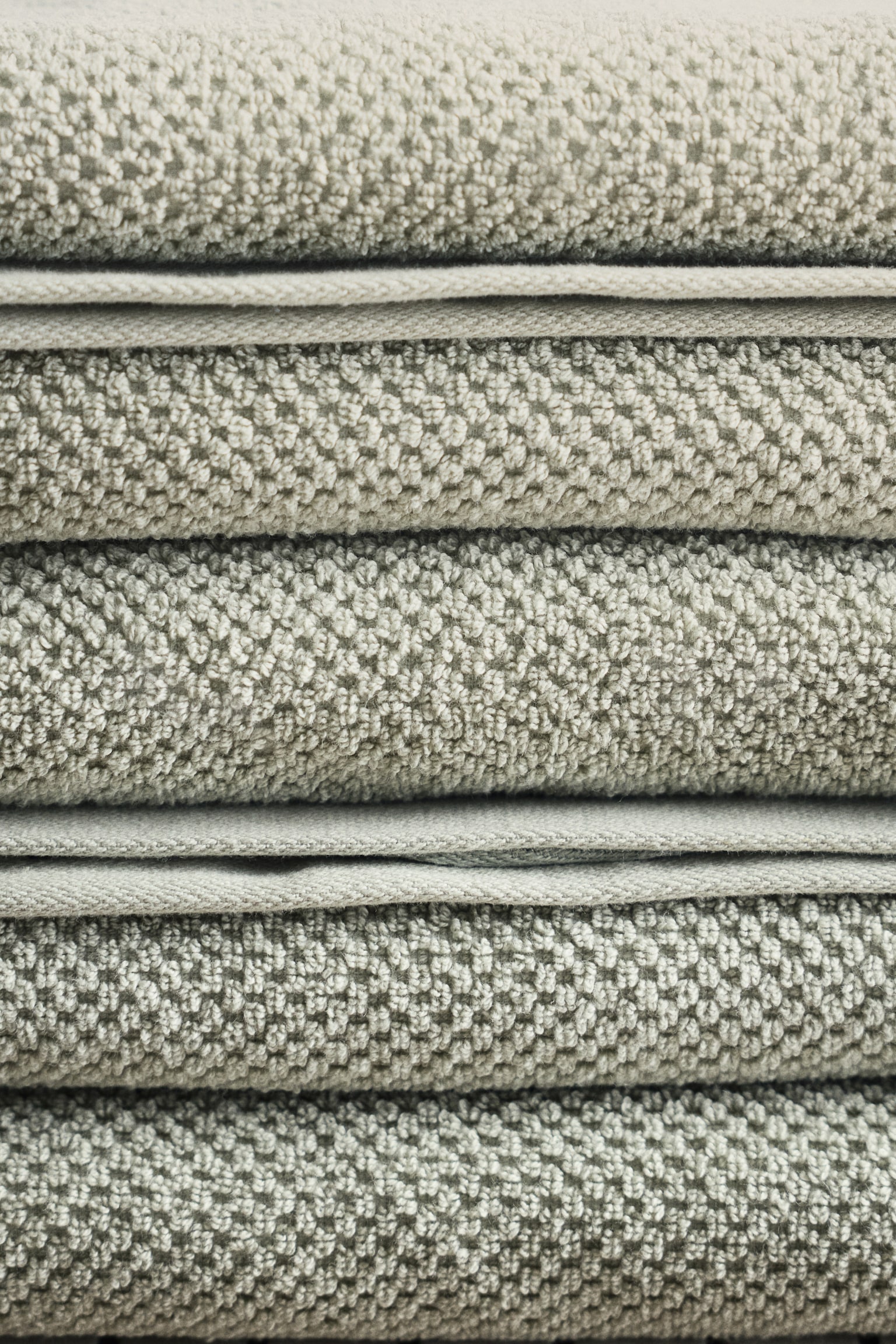 Cotton terry bath towel - Sage green/Dark green/Sage green/Dark green/Light beige/Light grey/White/Dark brown/Dusty pink/Black/Light dusty blue/Powder pink/Navy blue - 2