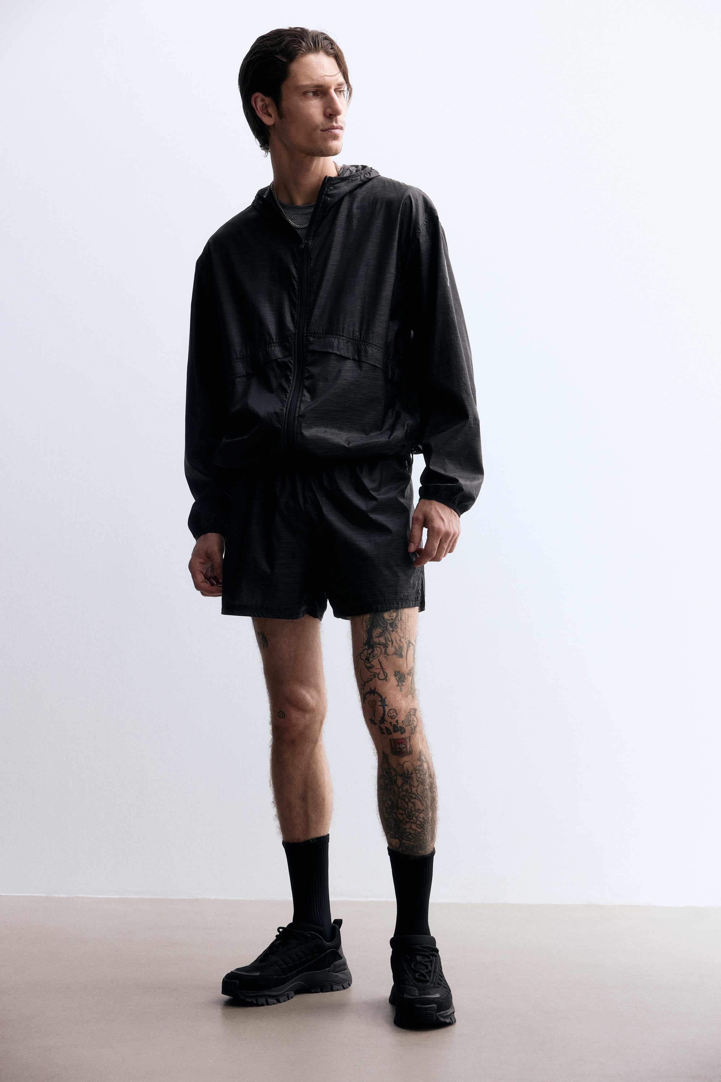 H & M - ショートランニングショートパンツ DryMove™ - ブラック H & M - ショートランニングショートパンツ DryMove™ - ブラック