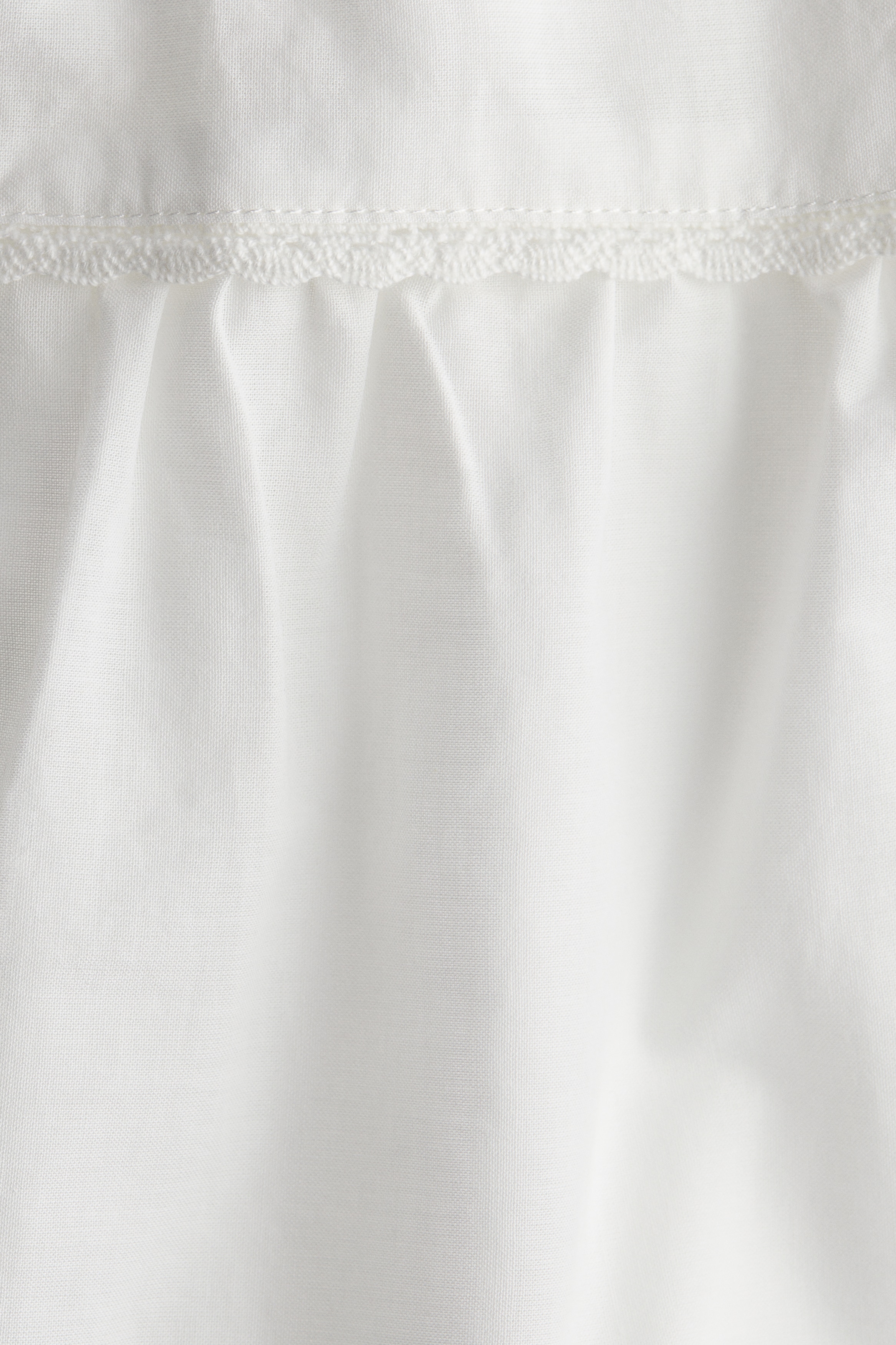 Lace-trimmed cotton skort