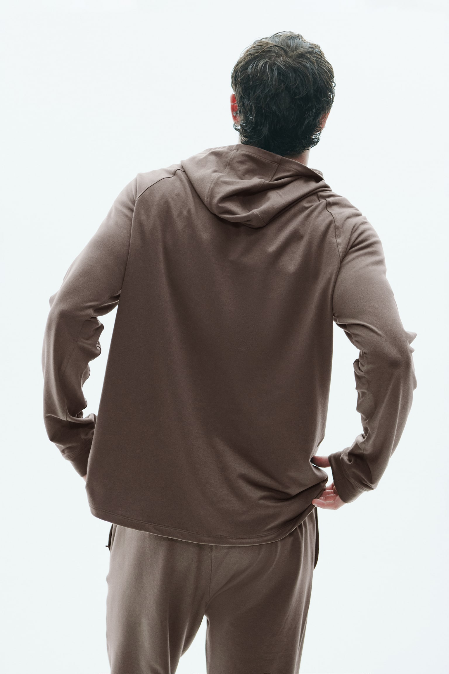 Мужское худи H&M Regular-Fit Sports Recovery with DryMove™, цвет: Серо-коричневый — фото 5
