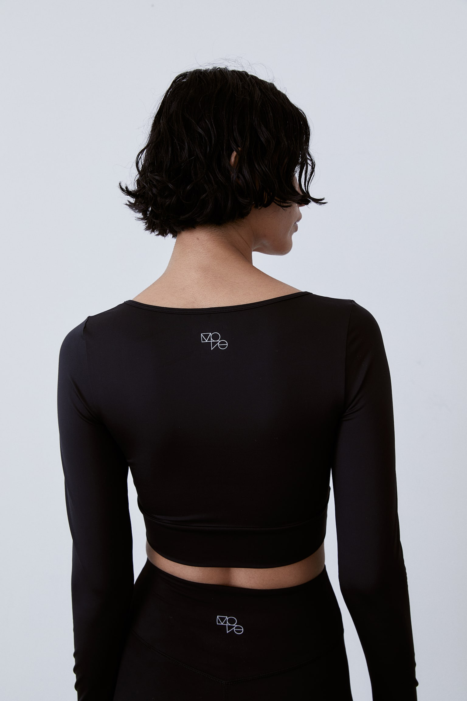 Cropped Activewear Top In SoftMove™ - Black/Dusty purple - 5