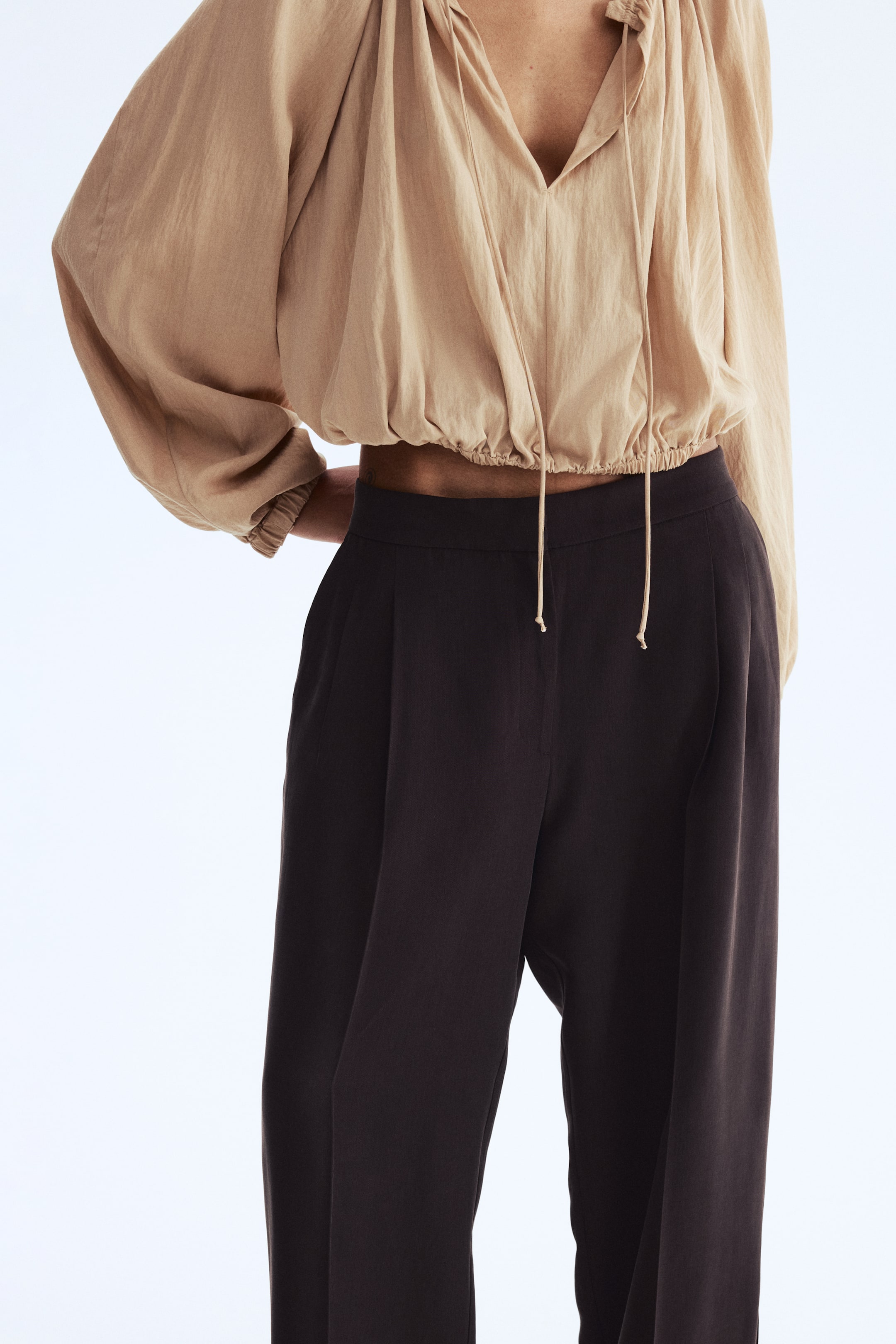 Pantalon en sergé avec jambes tonneau