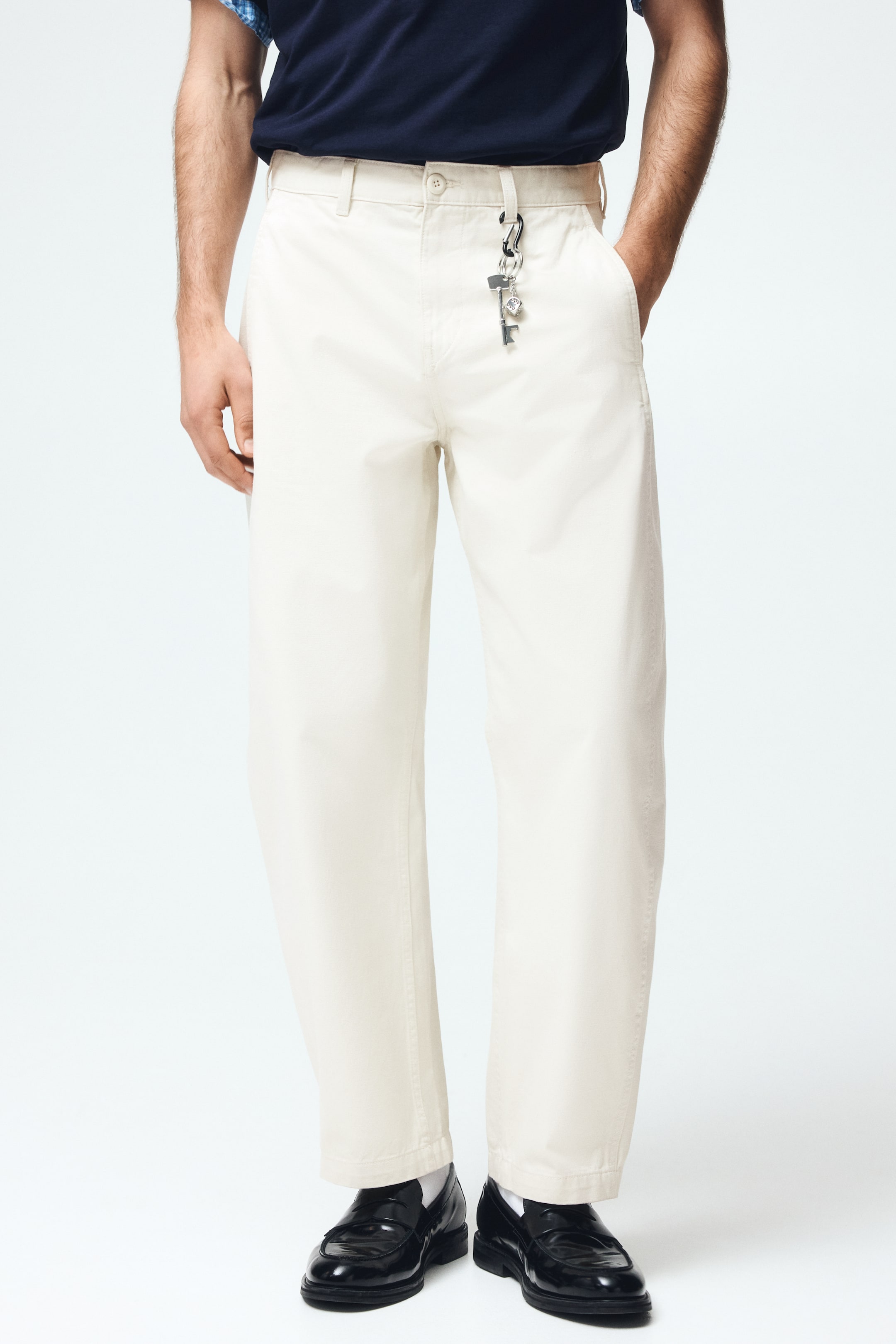Мужские брюки H&M Relaxed-Fit Barrel-Leg Chinos — фото 5