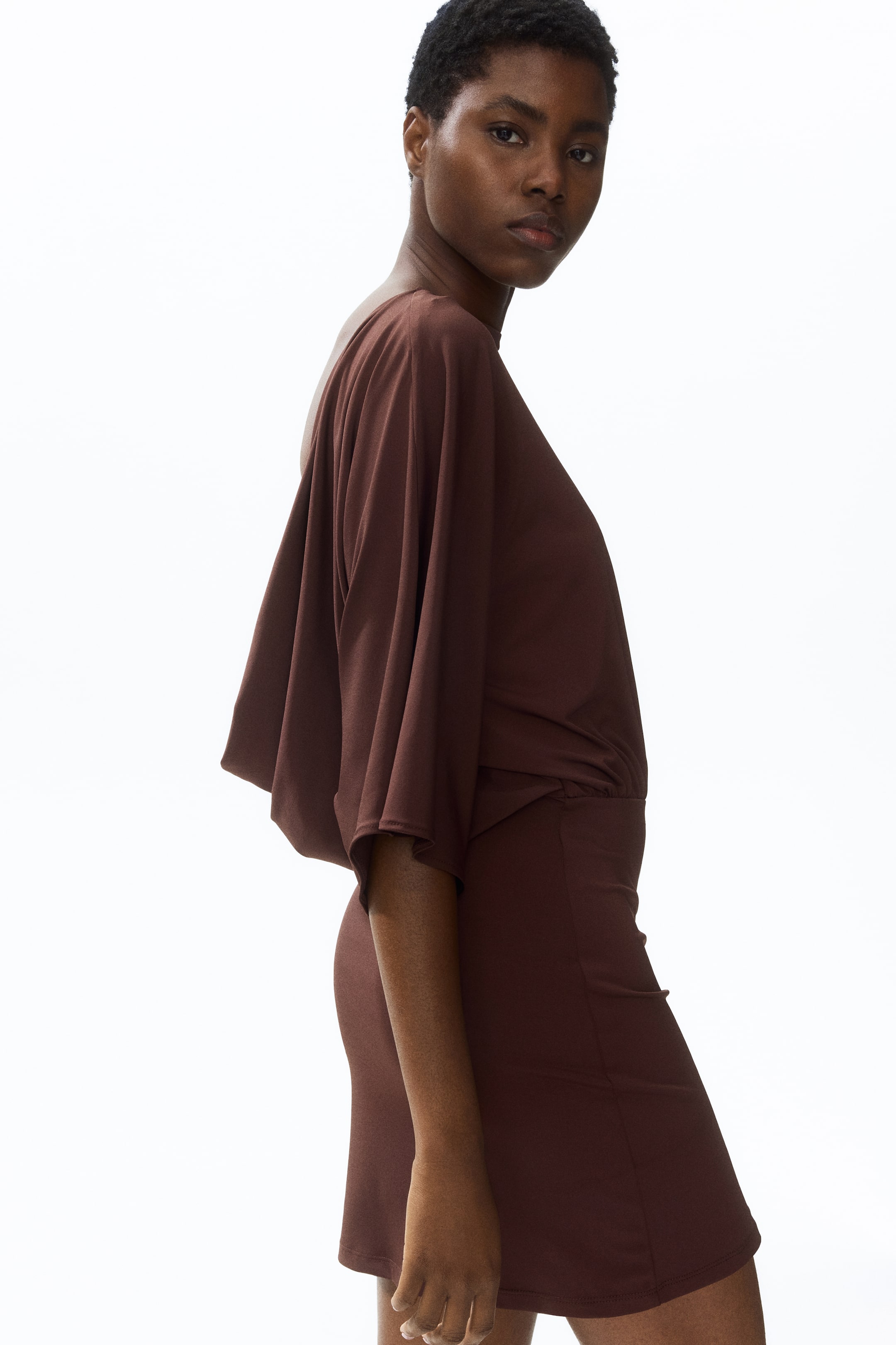 Женские платья H&M Cape-Sleeved Low-Back Dress — фото 5