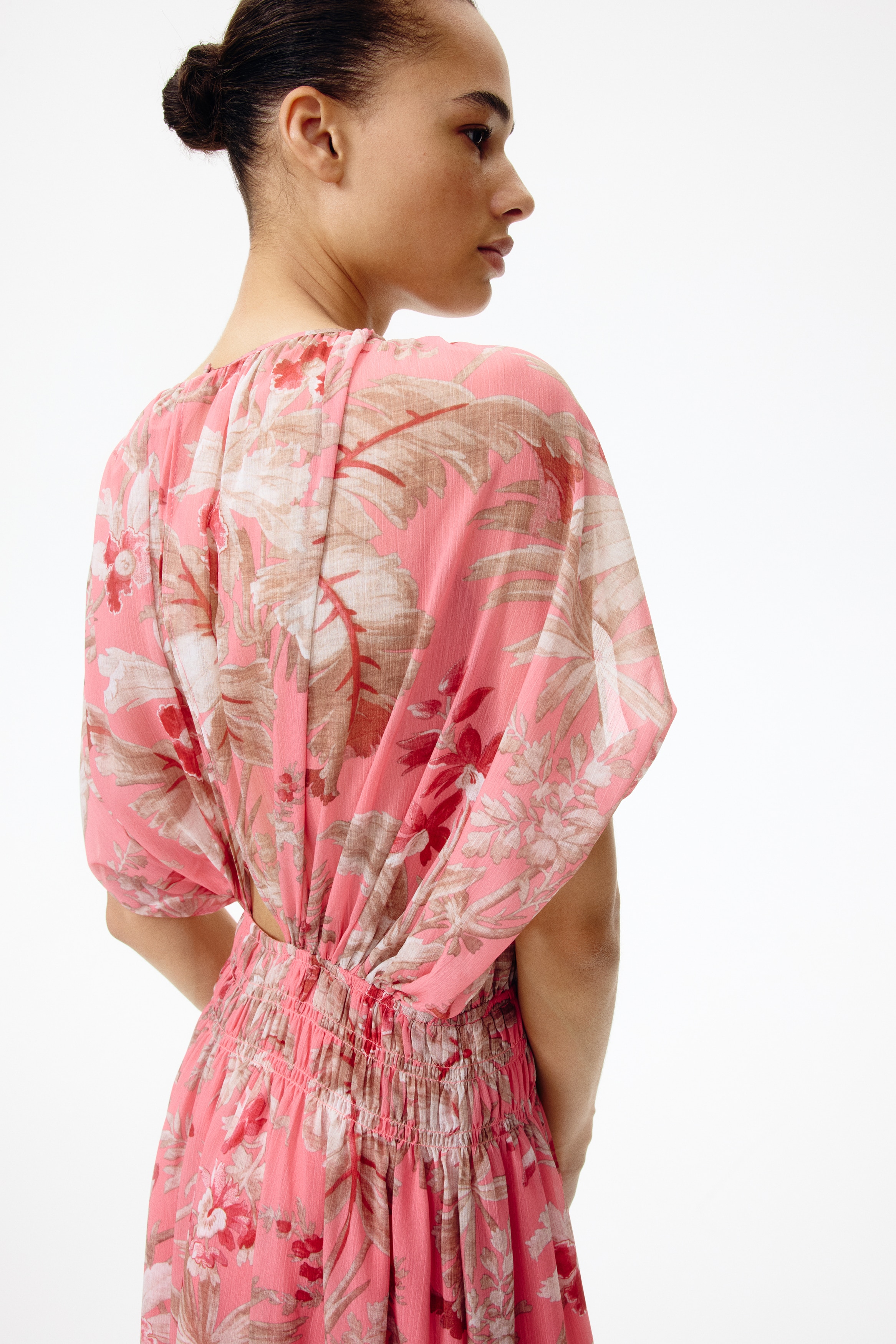 pink chiffon dress h&m Women's Pink/floral Cape-Sleeved Chiffon Dress