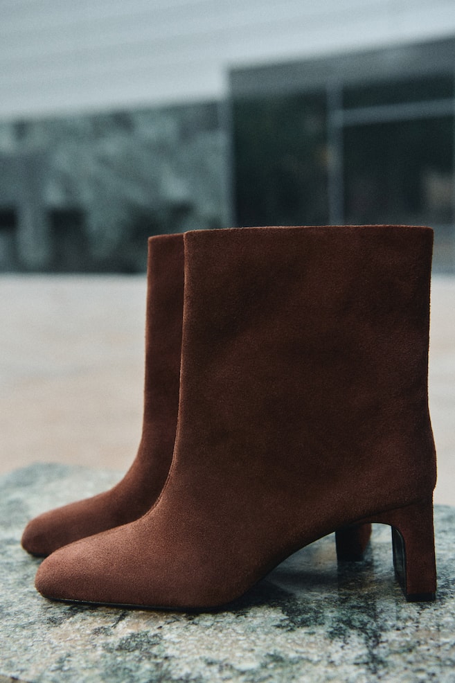 Heeled Split Suede Ankle Boots - Dark brown - 2