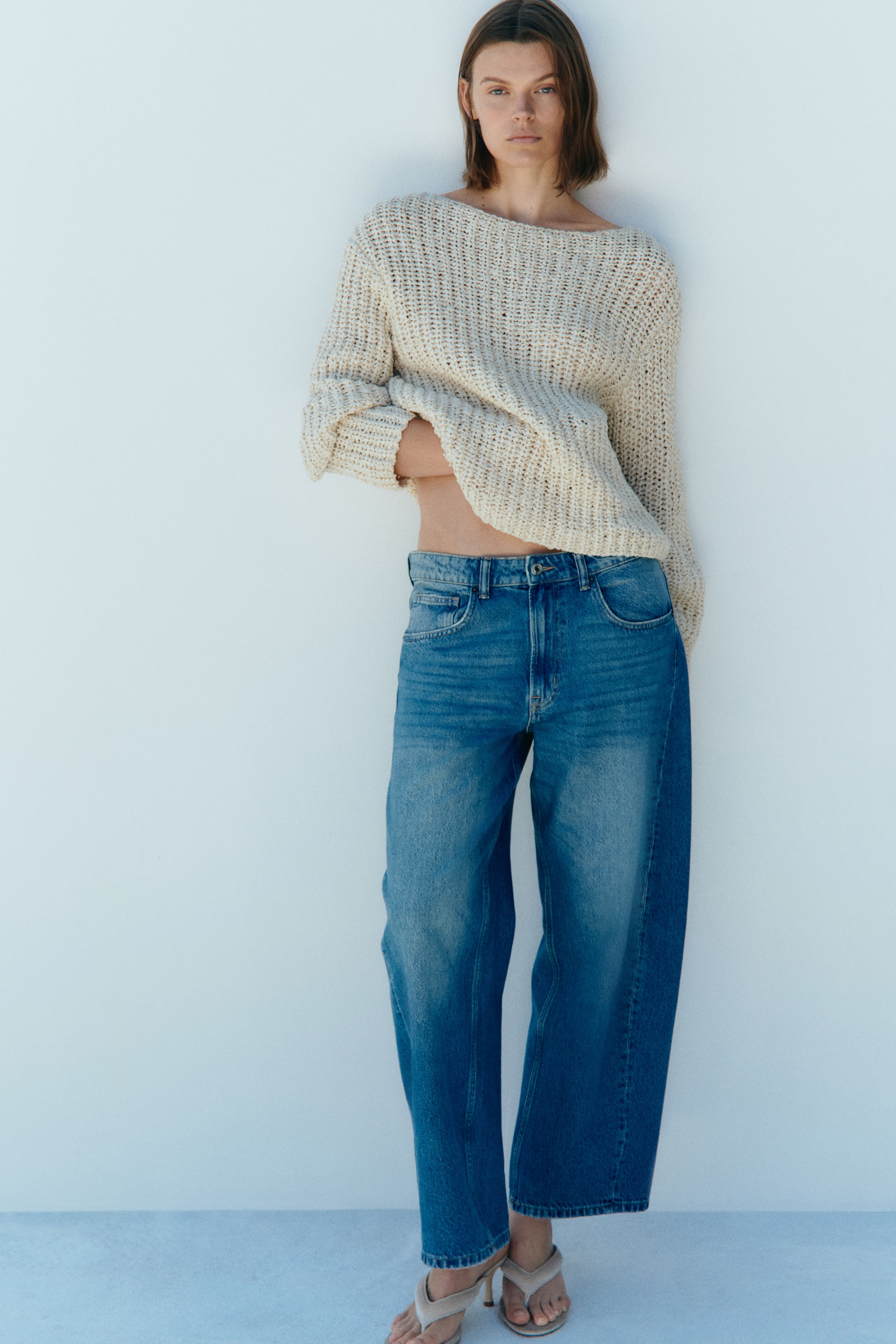 Xem ảnh lớn hơn: Barrel Regular Waist Ankle Jeans - Denim blue - Ladies | H&M VN 1