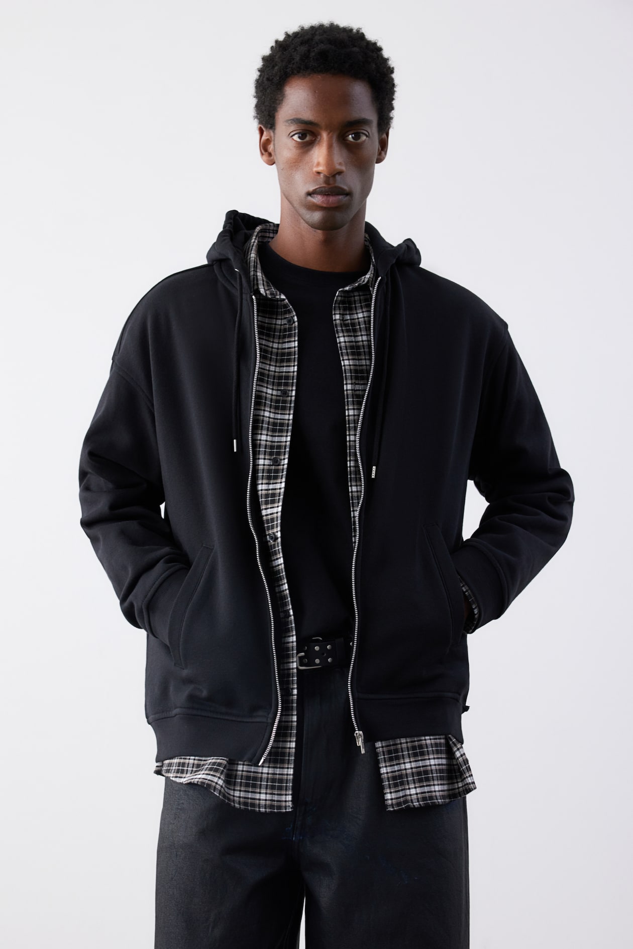 Loose Fit Zip-through hoodie - Black - Men | H&M IN 