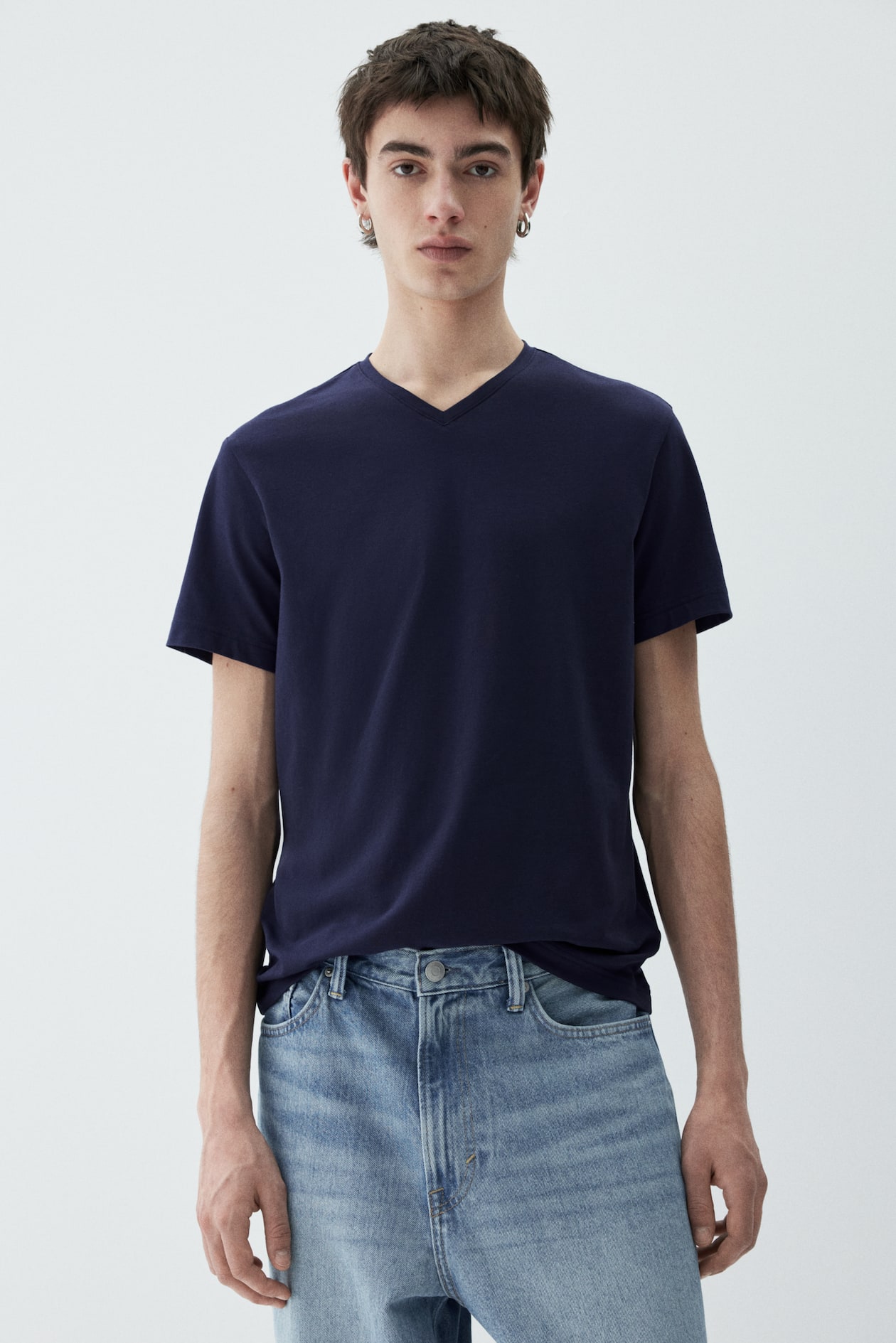 Slim Fit V-neck T-shirt - Navy blue - Men | H&M MY