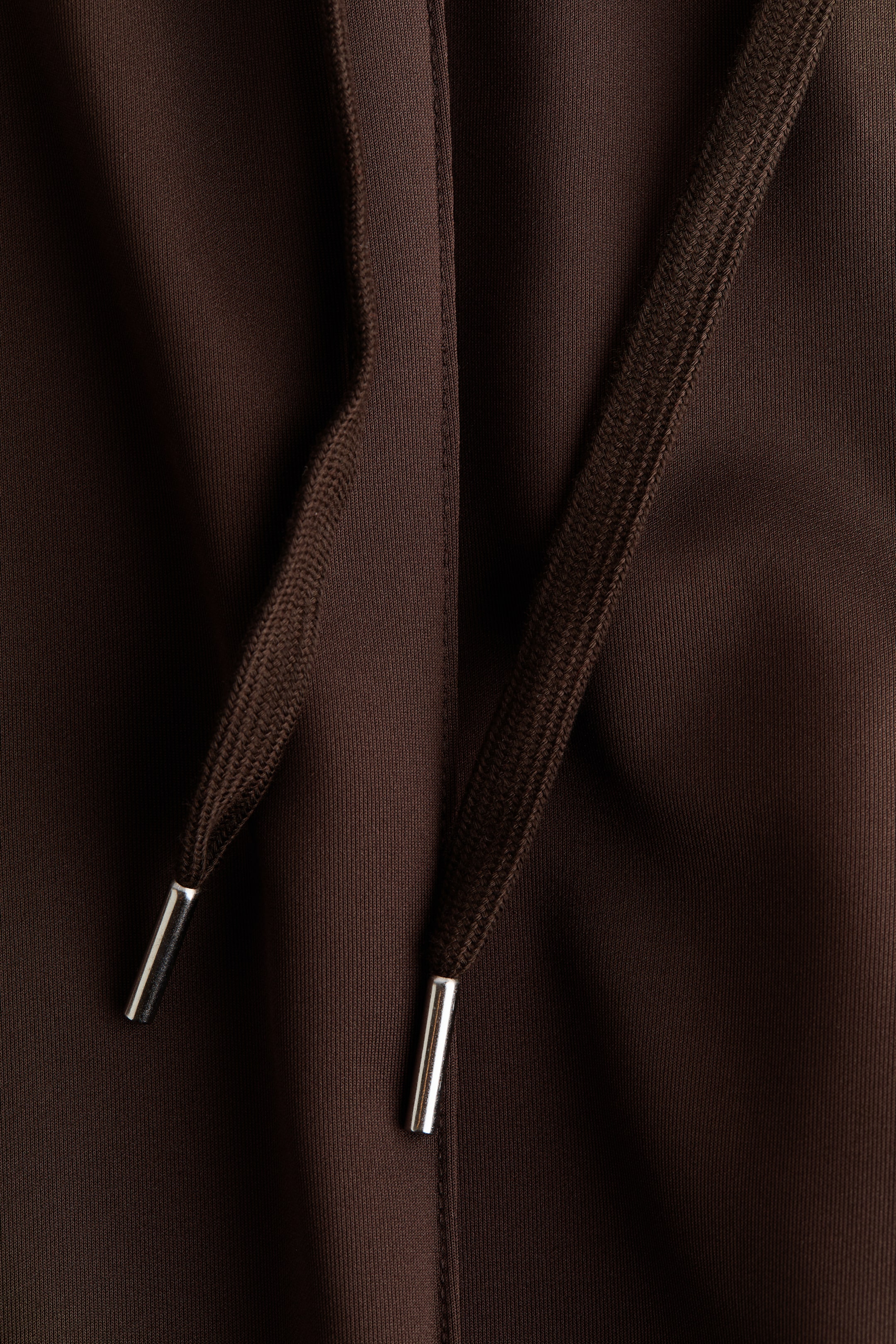 Pantalon finement côtelé avec cordon de serrage