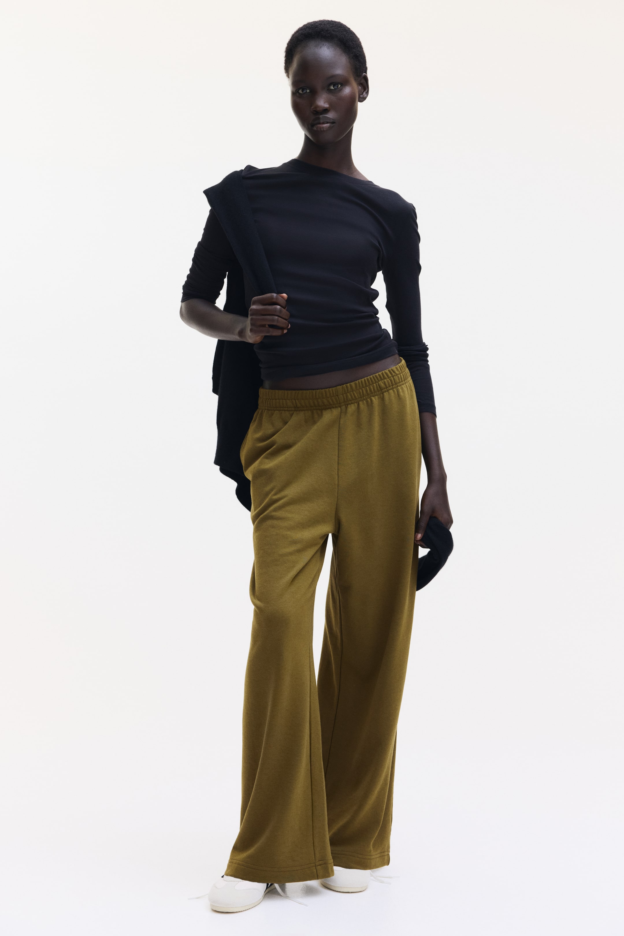 View larger image: Sweatpants - Khaki green - Ladies | H&M IN 1