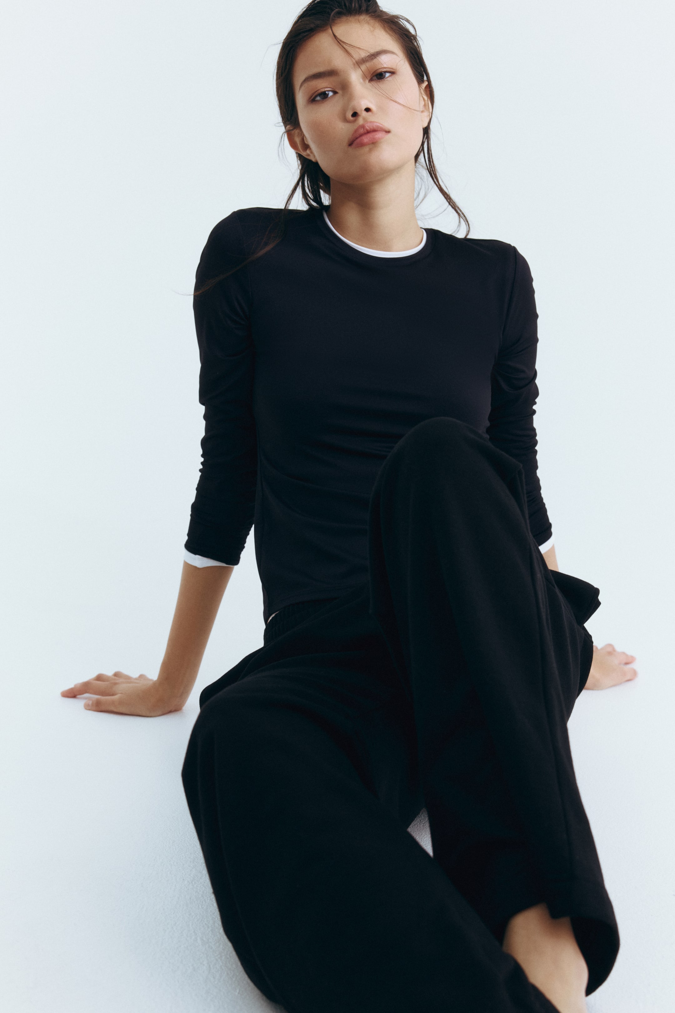 Xem ảnh lớn hơn: Áo dài tay sợi siêu mịn - Màu đen - Ladies | H&M VN 4