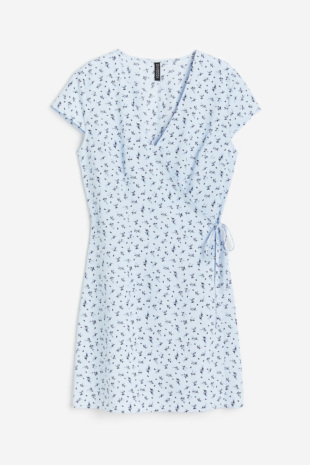 h&m blue floral wrap dress Lorraine Kelly's 39 H&M dress is the flattering summer midi that deserves  a place in your wardrobe