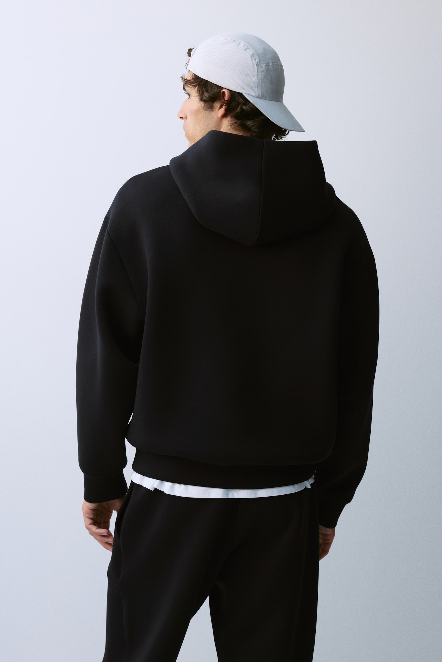 Мужское худи H&M Move Oversized Sports with DryMove™, цвет: Чёрный — фото 6