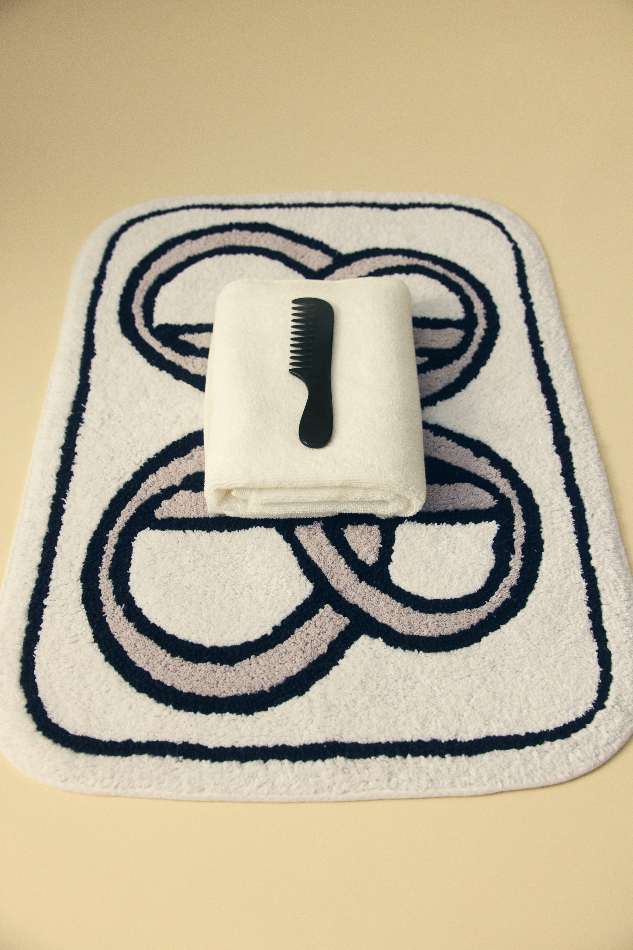 View larger image: Motif-detail bath mat - White/BM - Home All | H&M IN 1