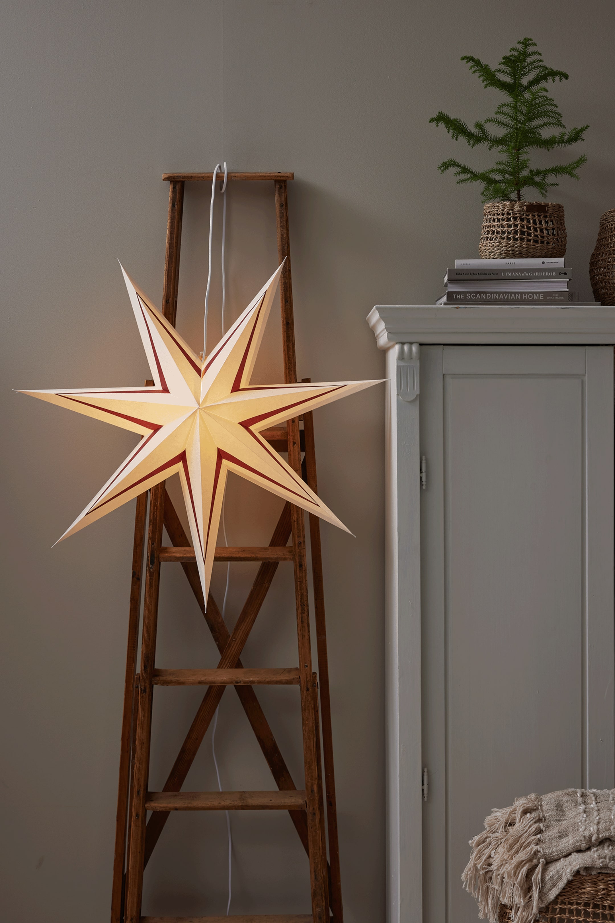 Ver imagen más grande: Estrella De Papel Stripe - Rojo - Star Trading | H&M ES 2