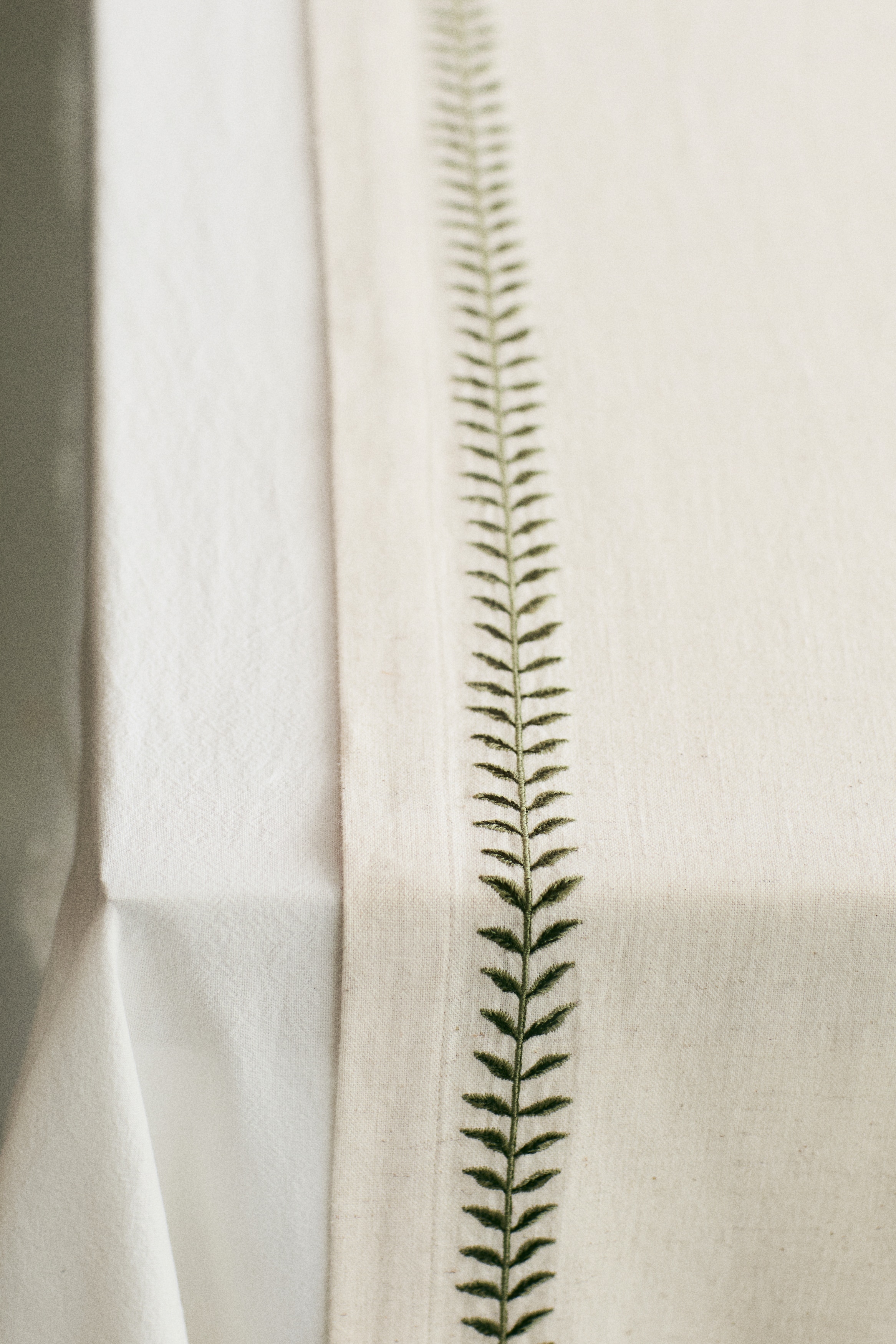 H & M - 刺繍リネンブレンドランナー - ベージュ