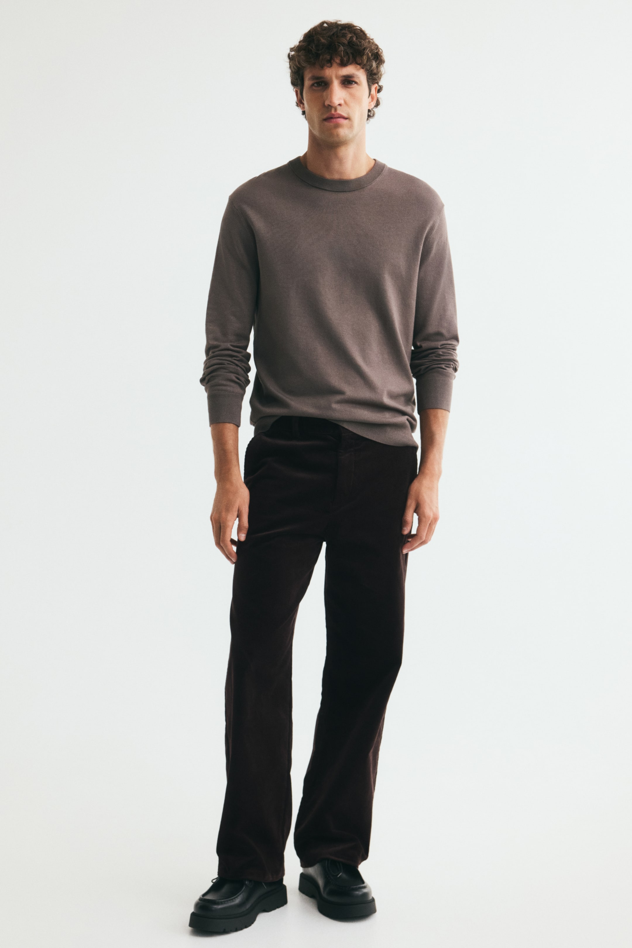 Grösseres Bild ansehen: Cordhose in Relaxed Fit - Dunkelbraun - HERREN | H&M CH 1